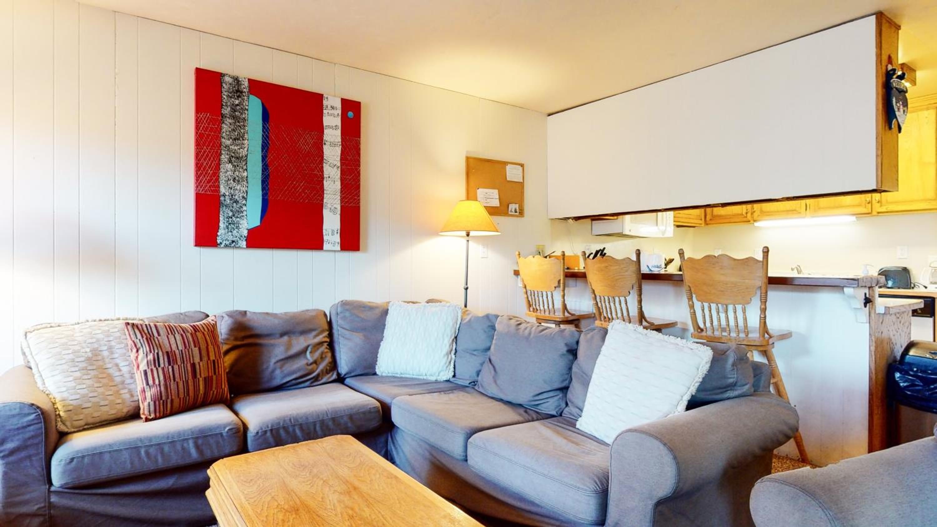 Three-Bedroom Apartment photo 2