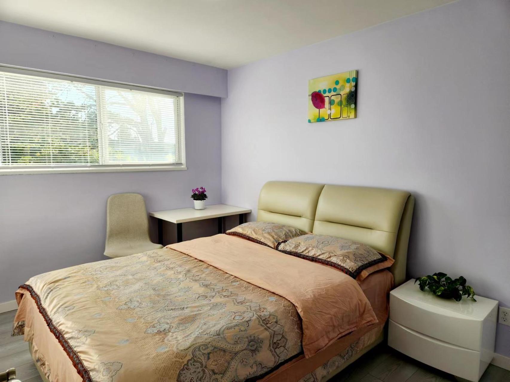 Queen Room photo 1