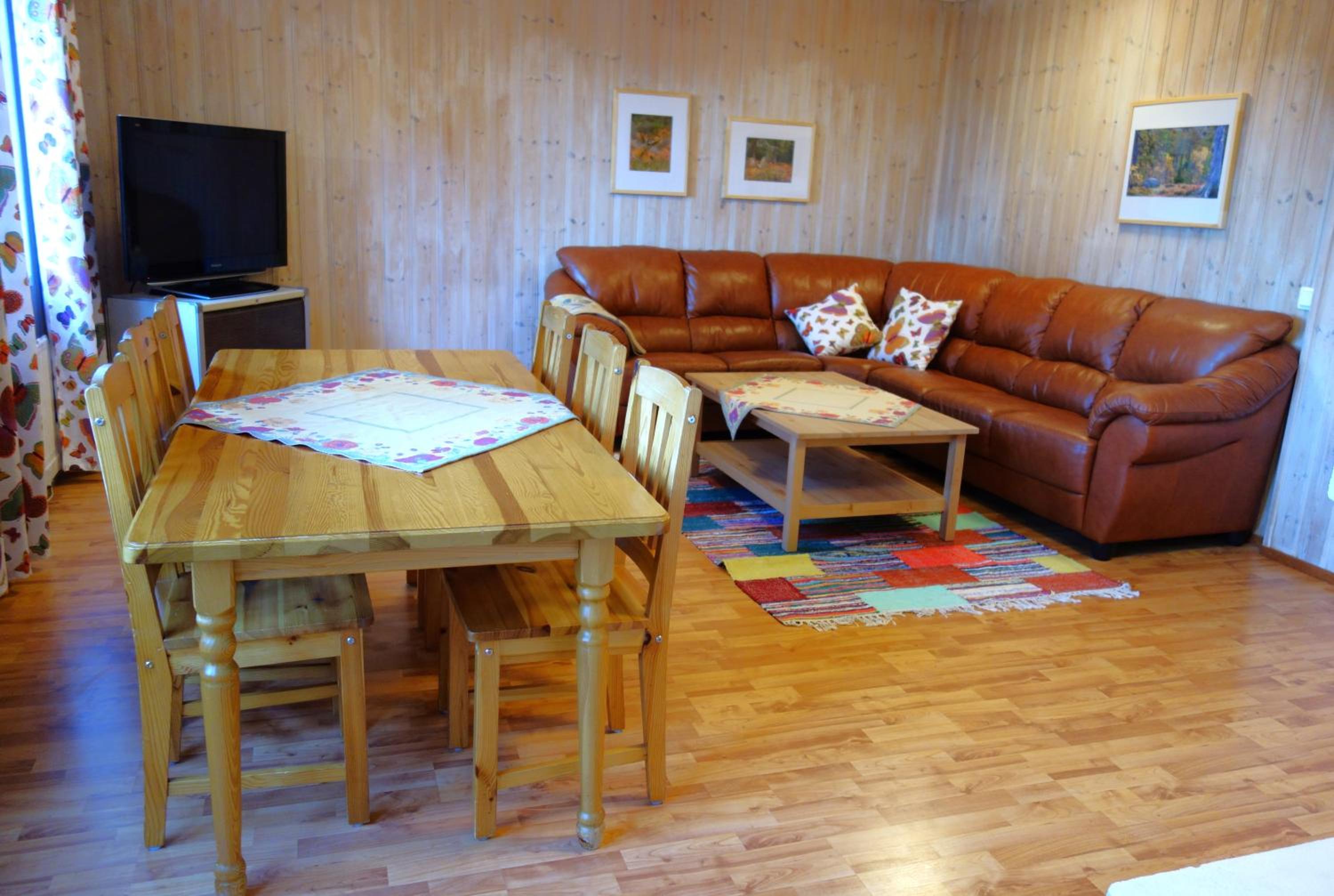 Three-Bedroom House photo 2