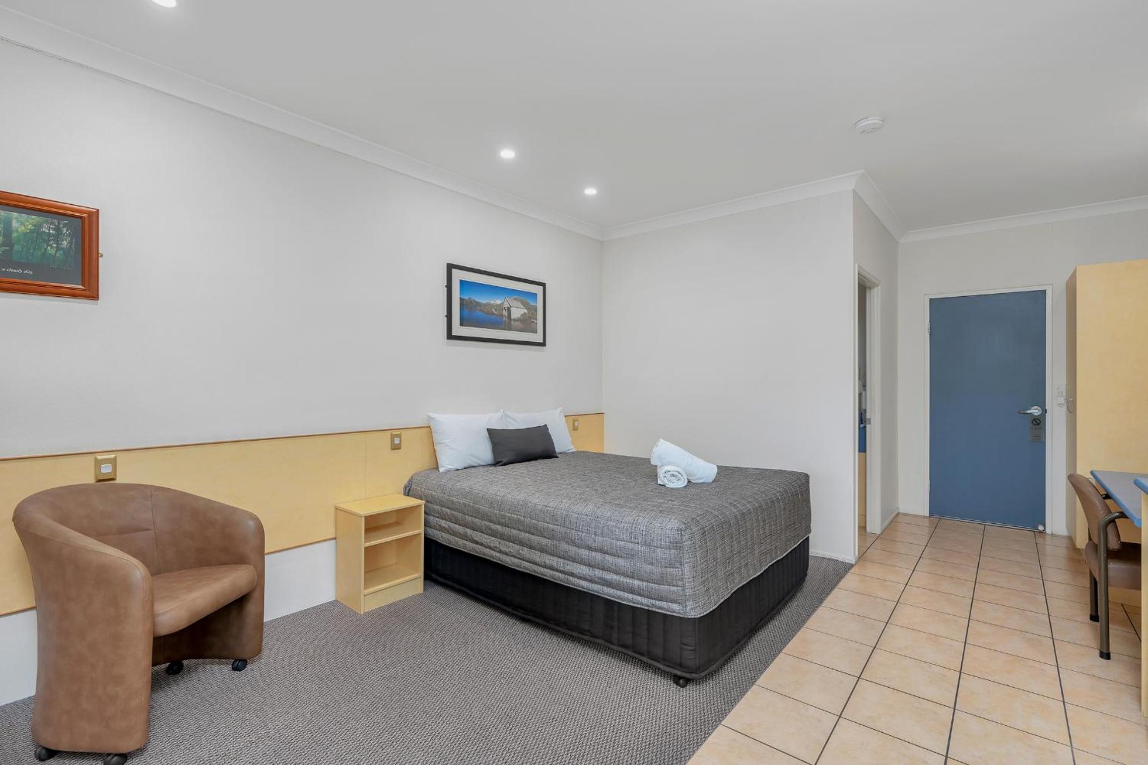 Standard Queen Room photo 1