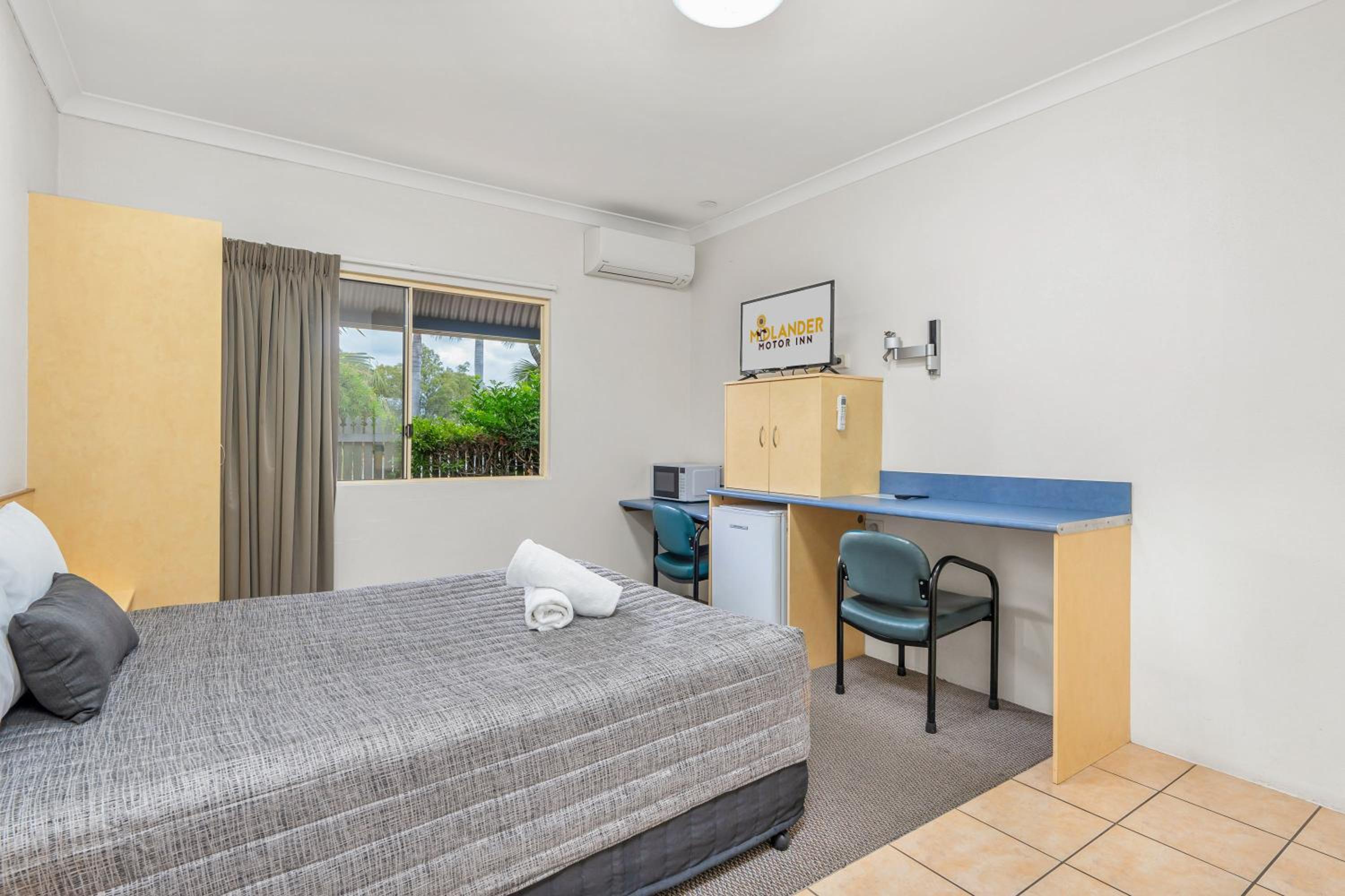 Queen Room - Disability Access photo 3