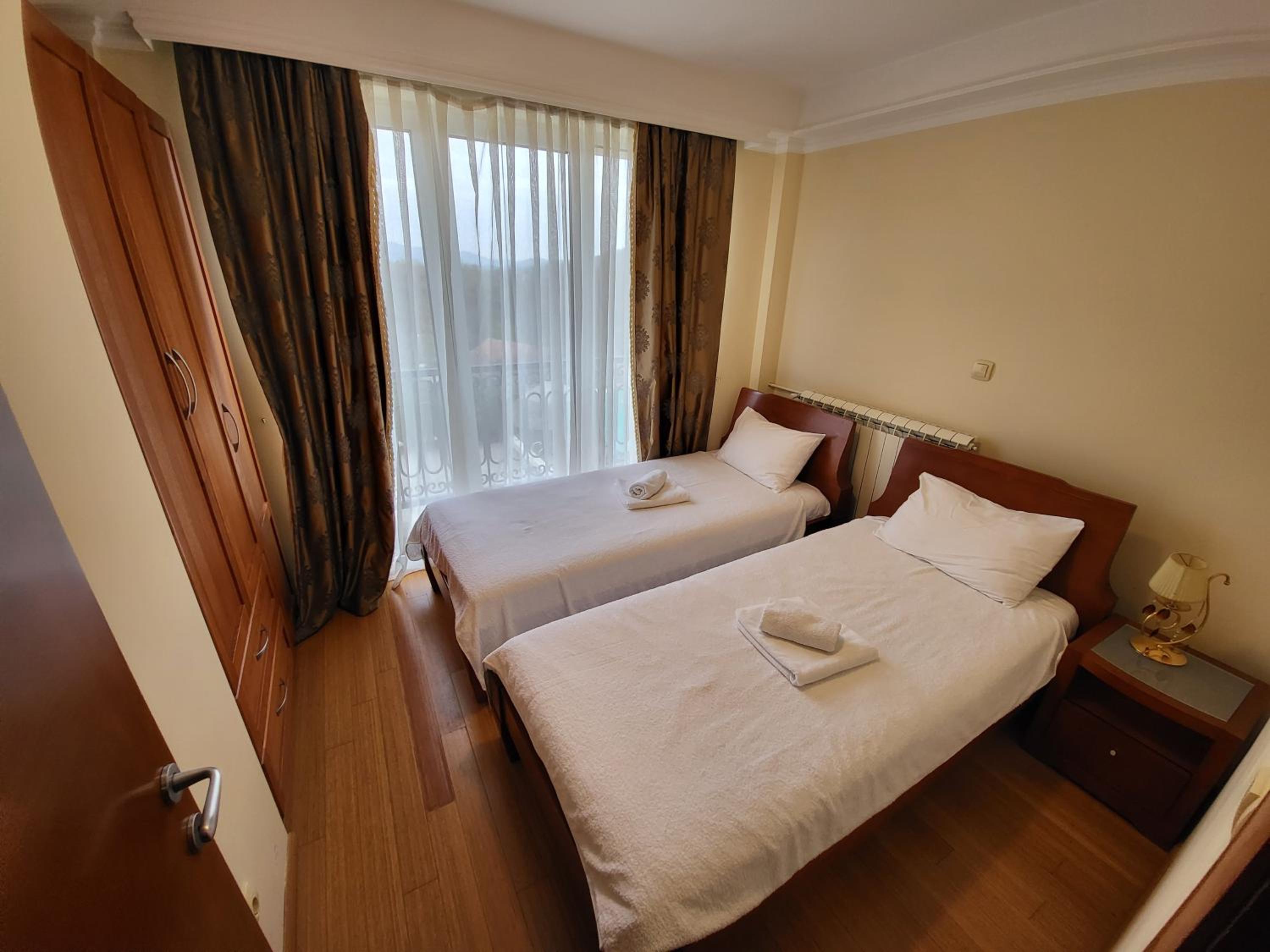 Deluxe Suite photo 2