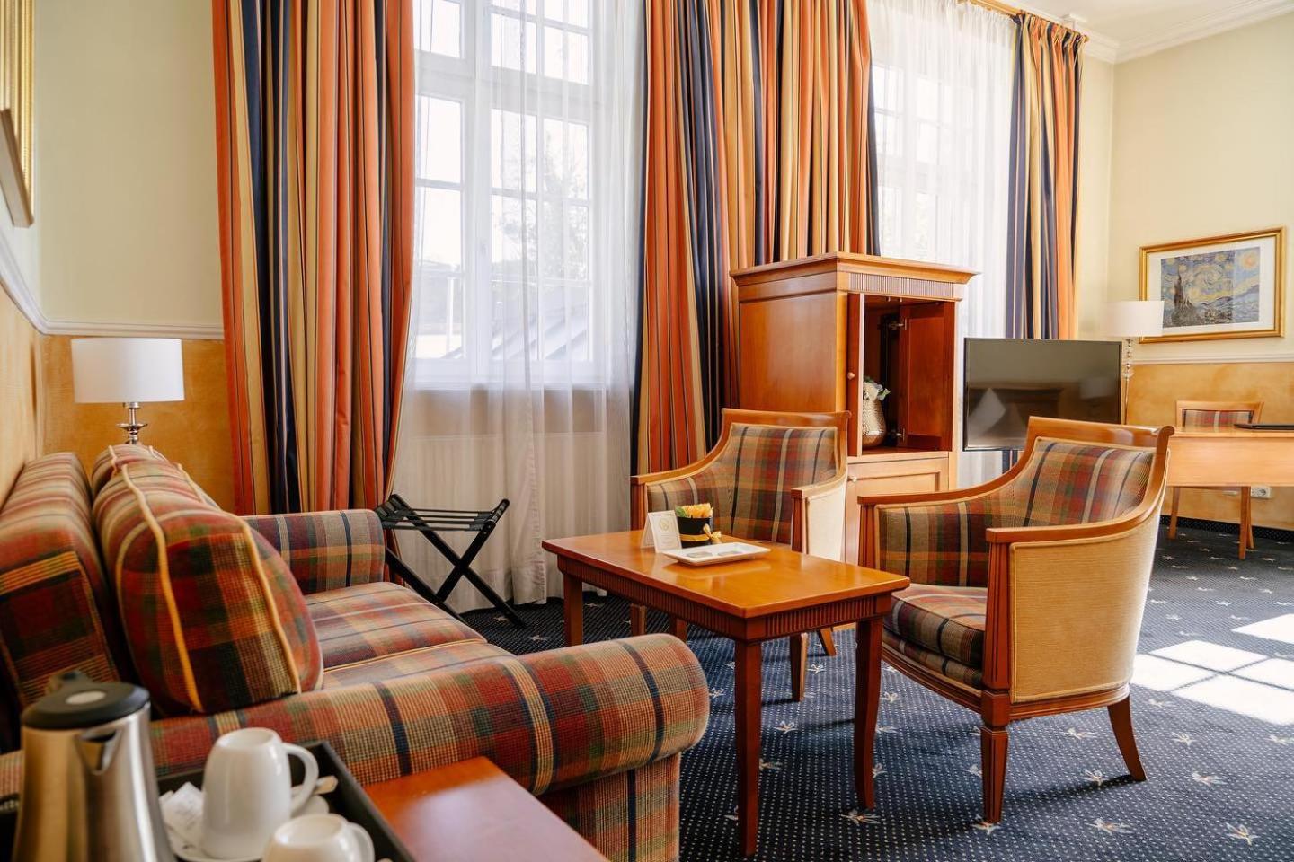 Deluxe Suite - Photo 2