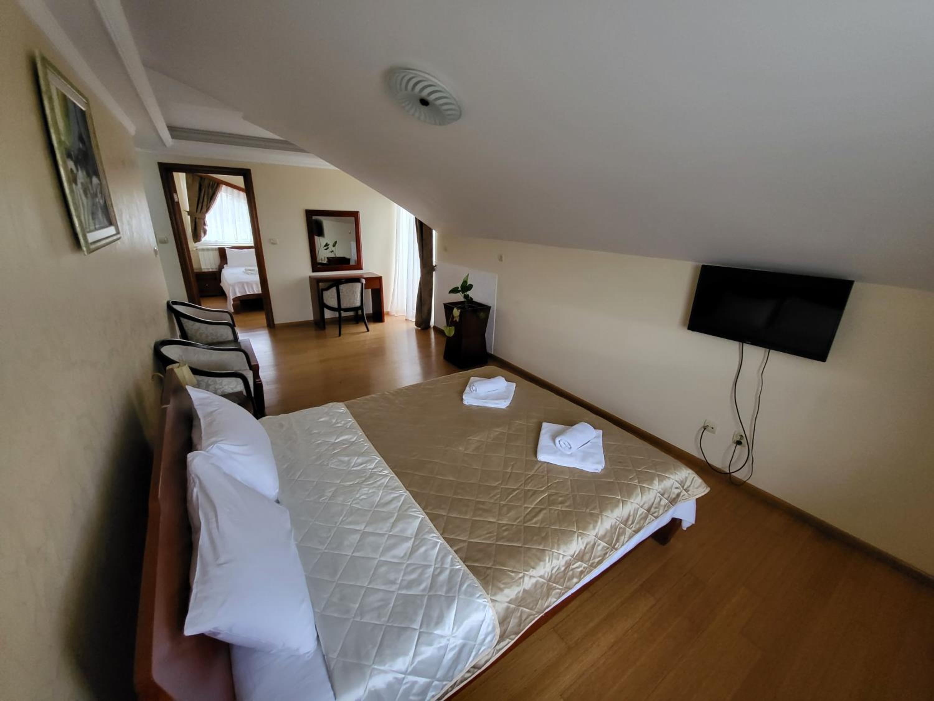 Deluxe Suite photo 3
