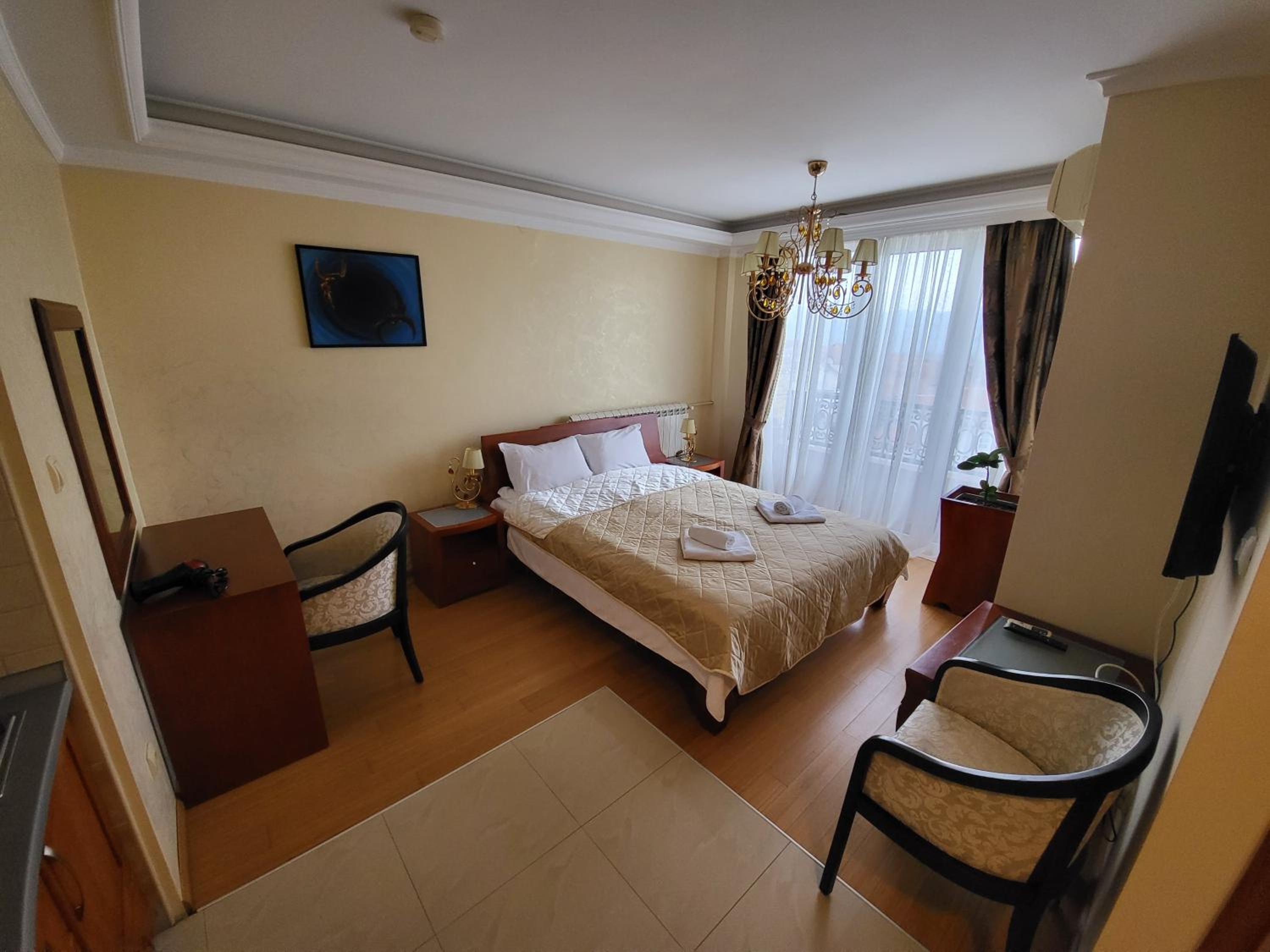 Deluxe Suite photo 1