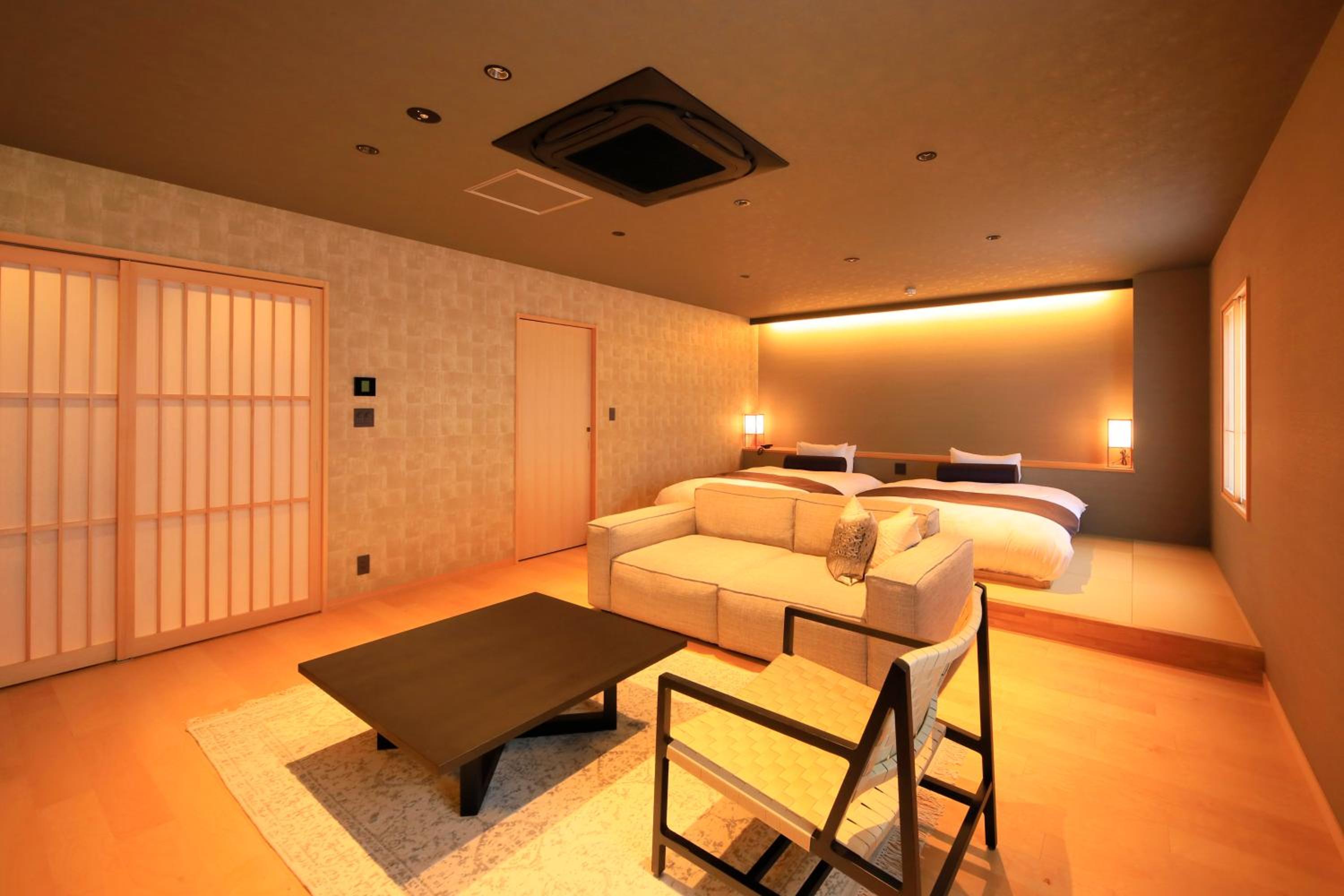 Superior Suite - Photo 6