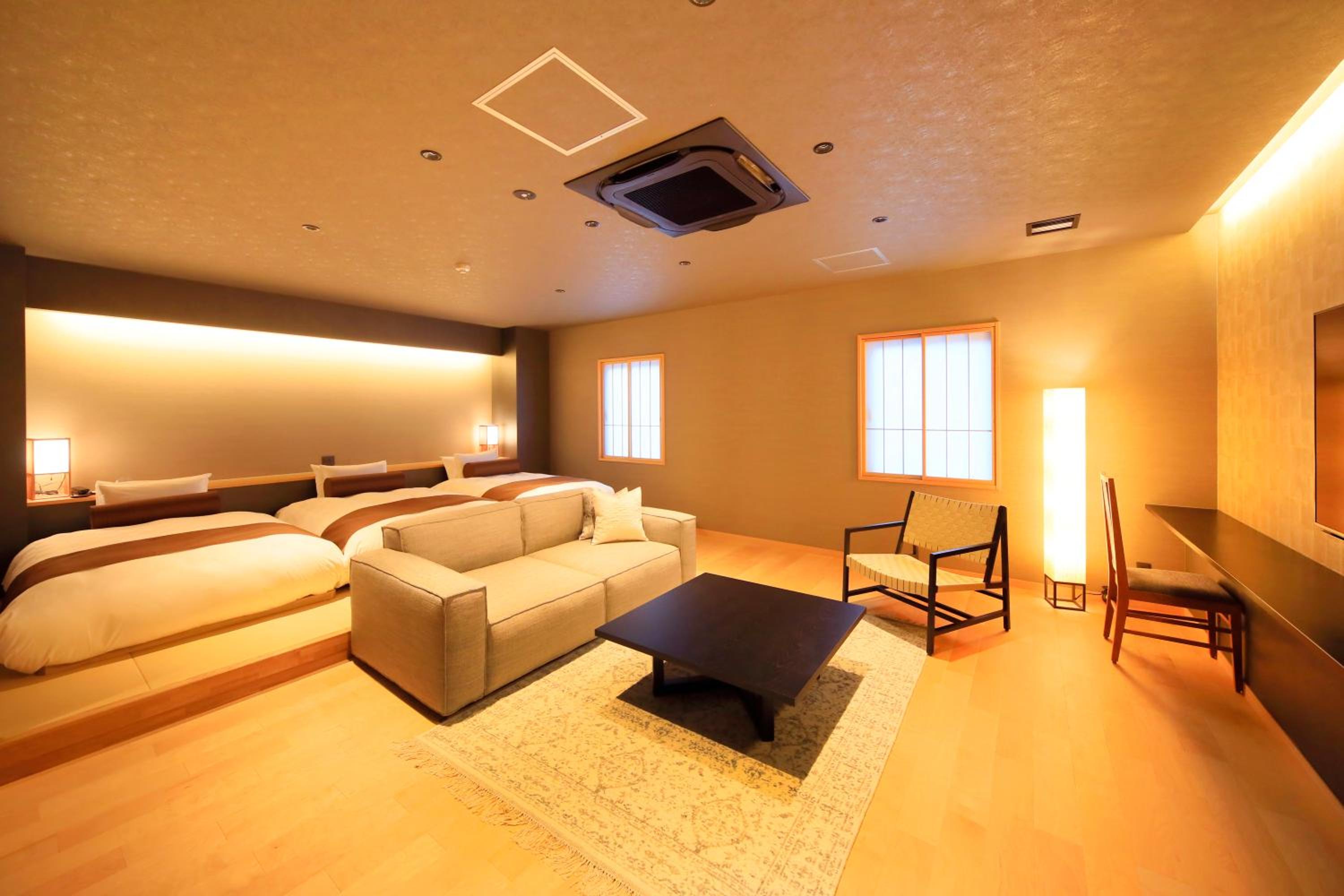Superior Suite Triple  - Photo 1