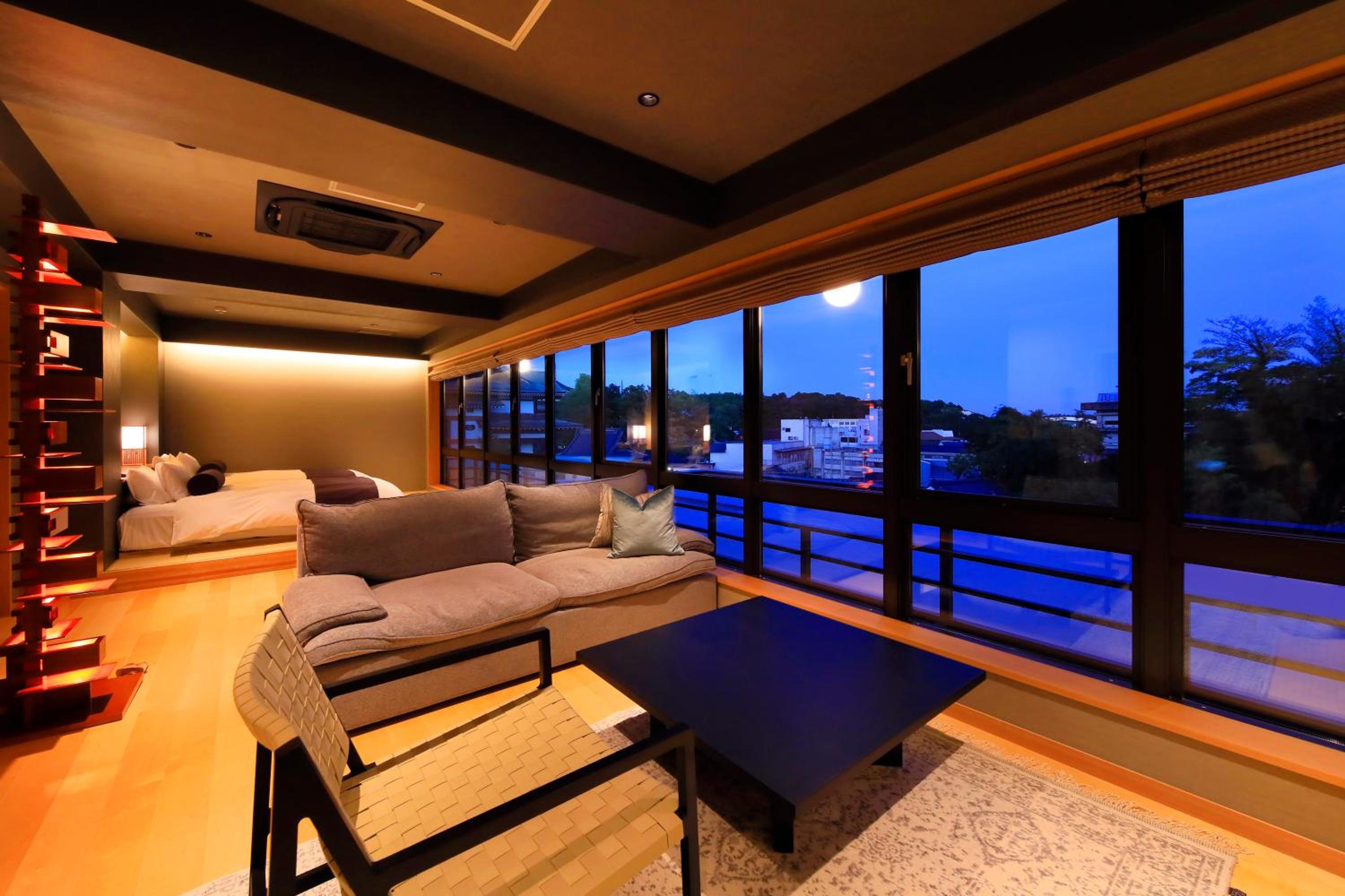 Deluxe Suite - Photo 13