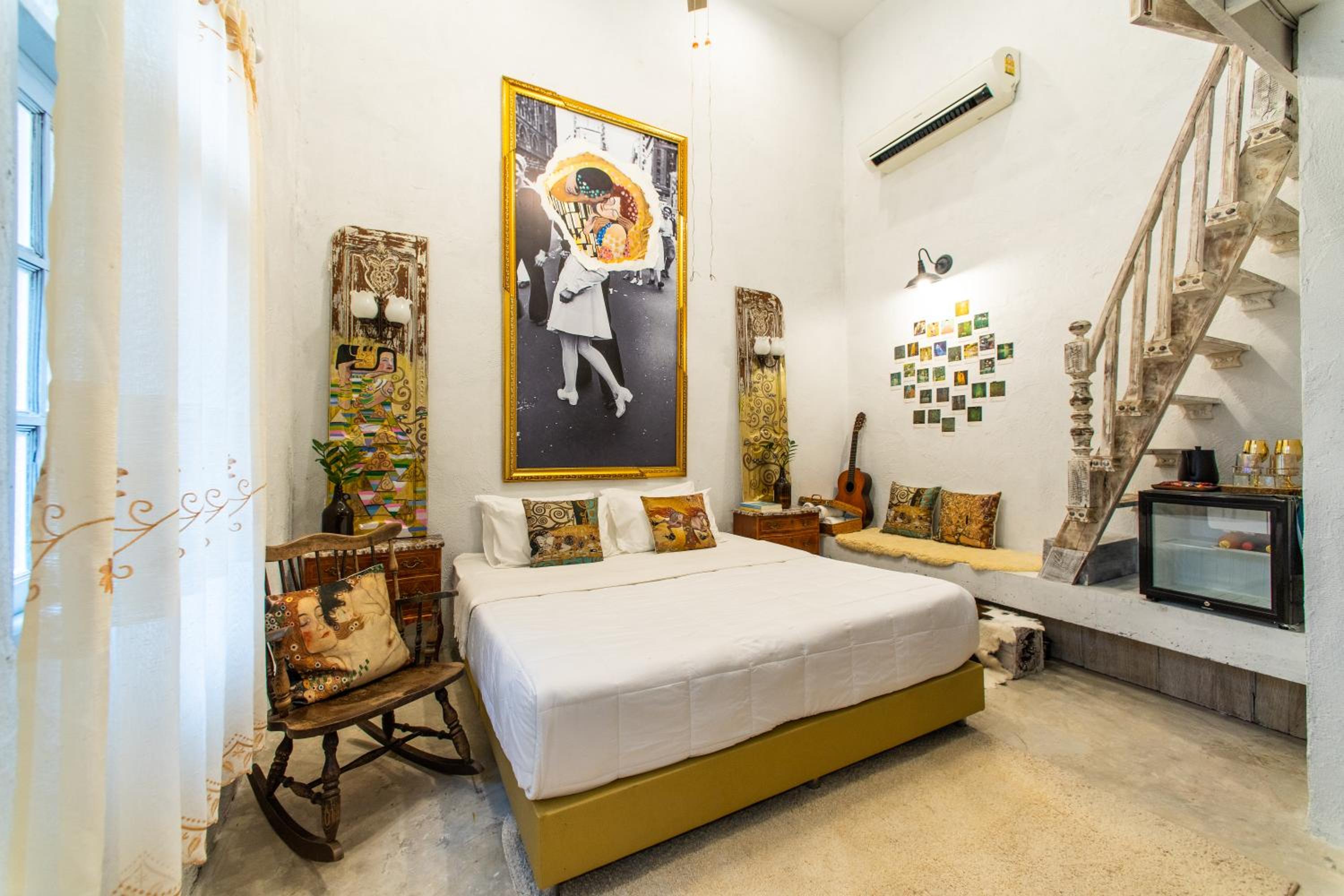 Deluxe Family Suite - Photo 1