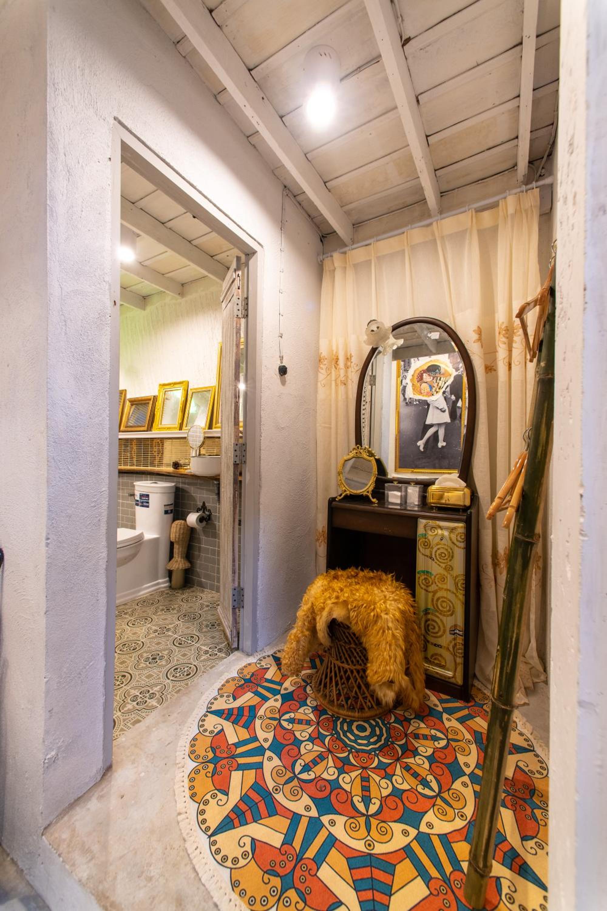 Deluxe Family Suite - Photo 12