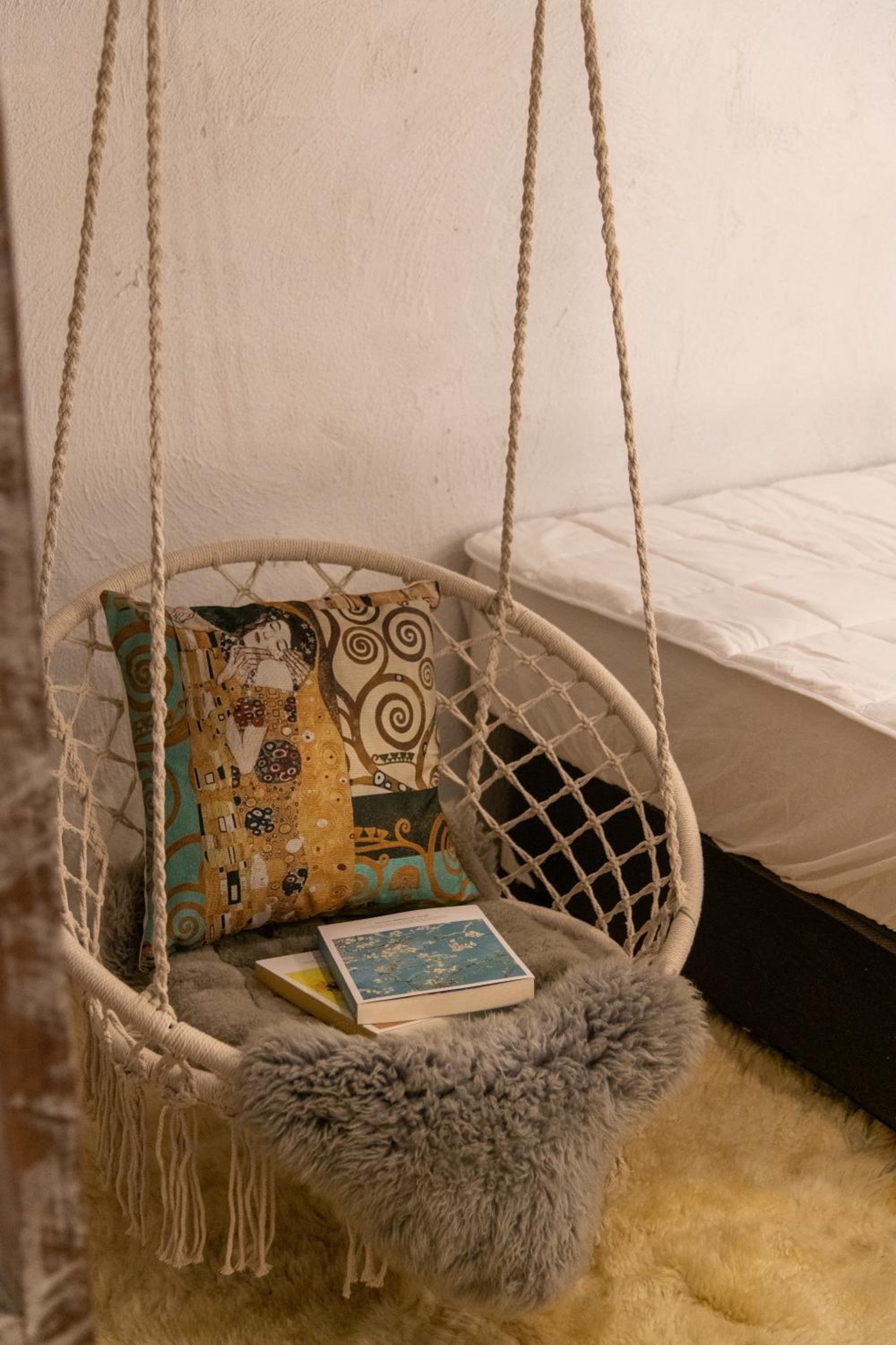 Deluxe Family Suite - Photo 15