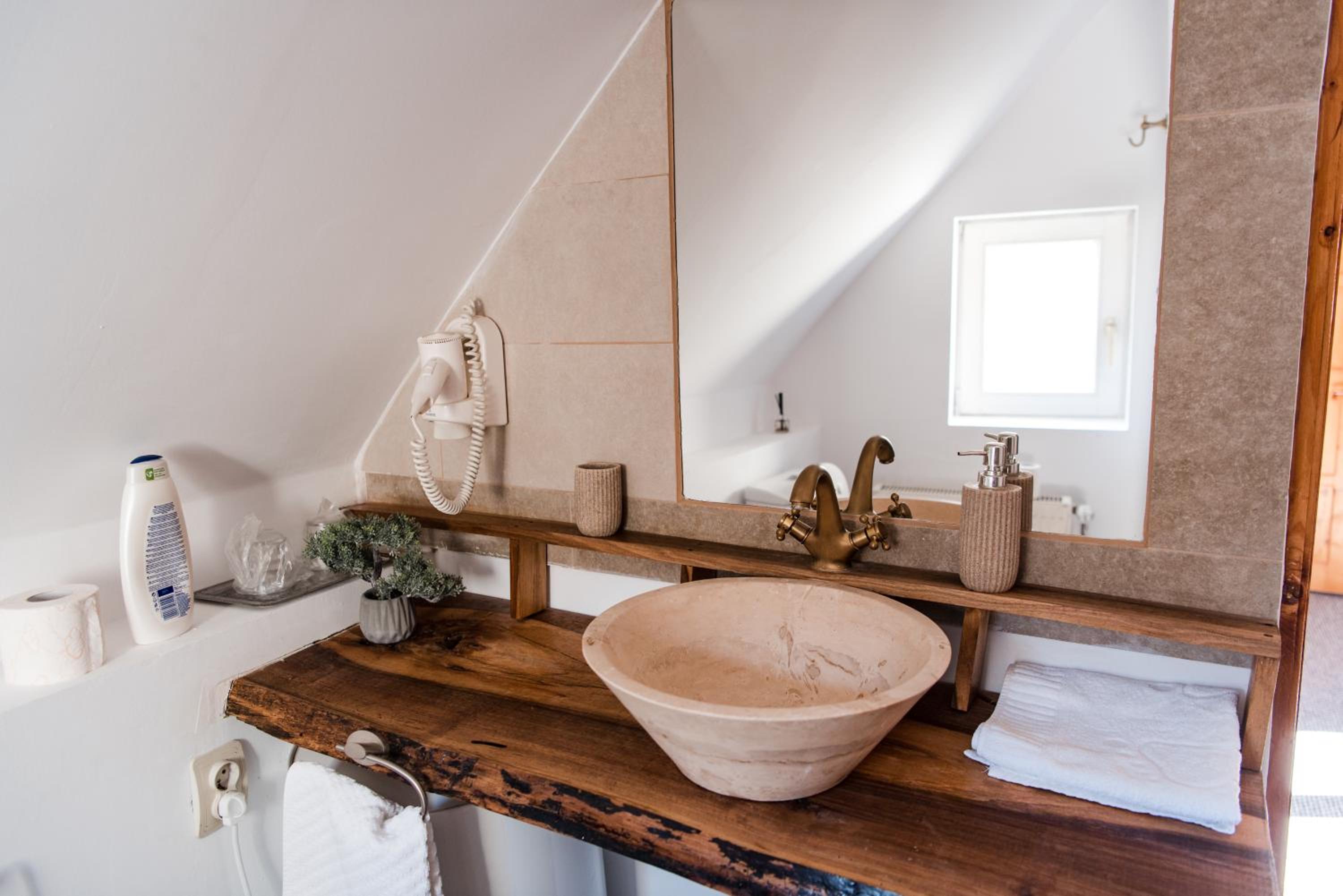Double Room with Private Bathroom photo 2