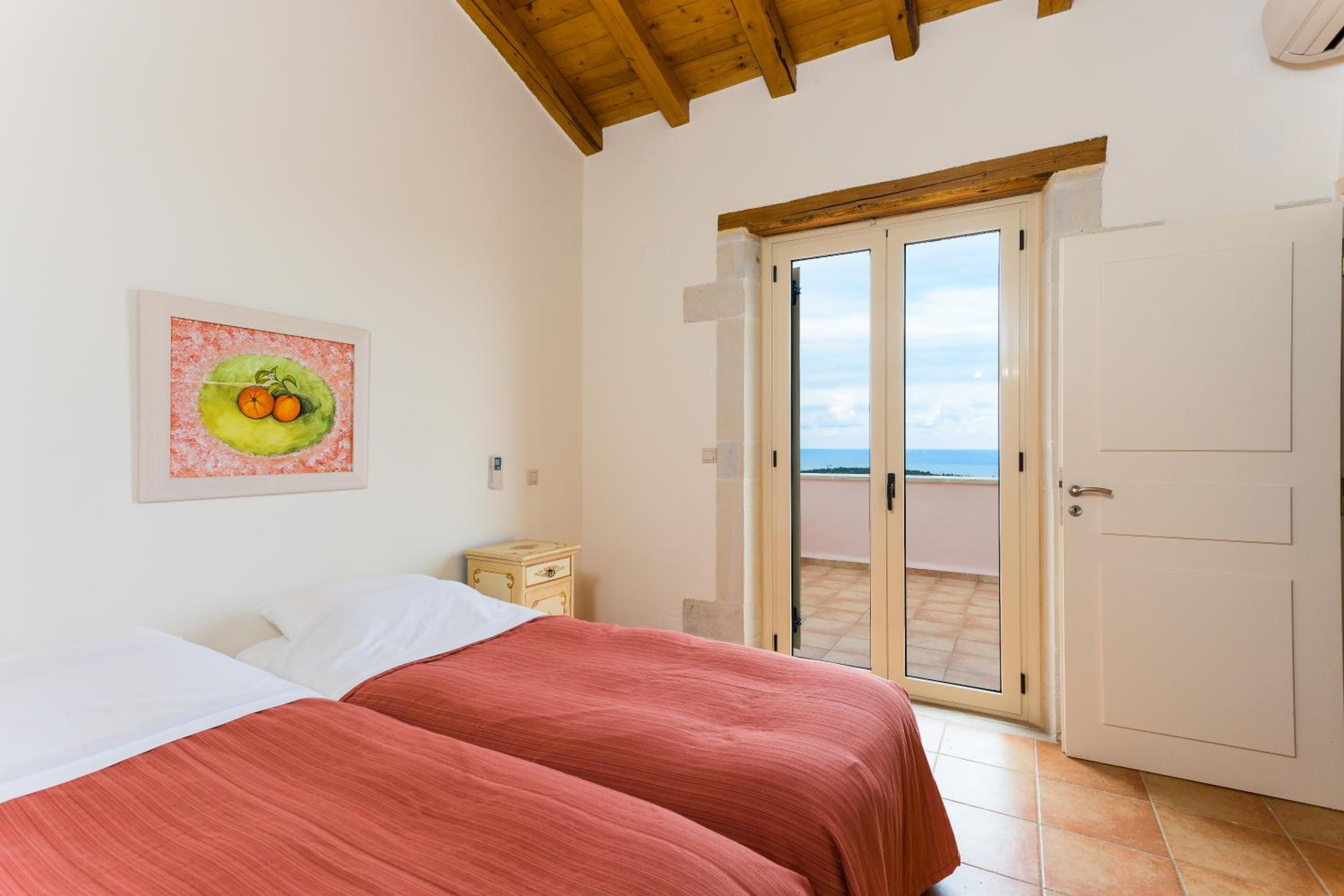 Three-Bedroom Villa photo 1