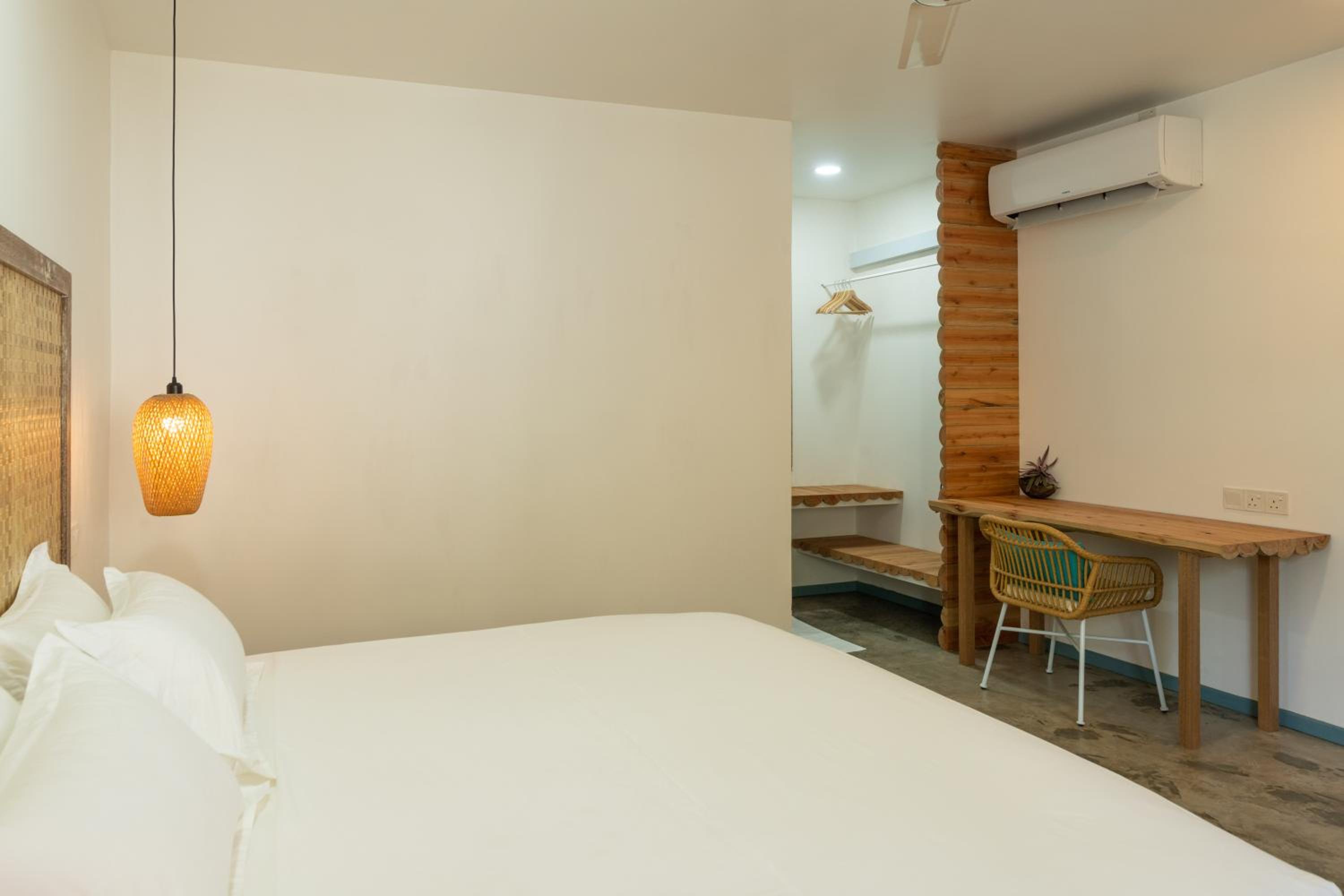 Double Room with Patio - Photo 9
