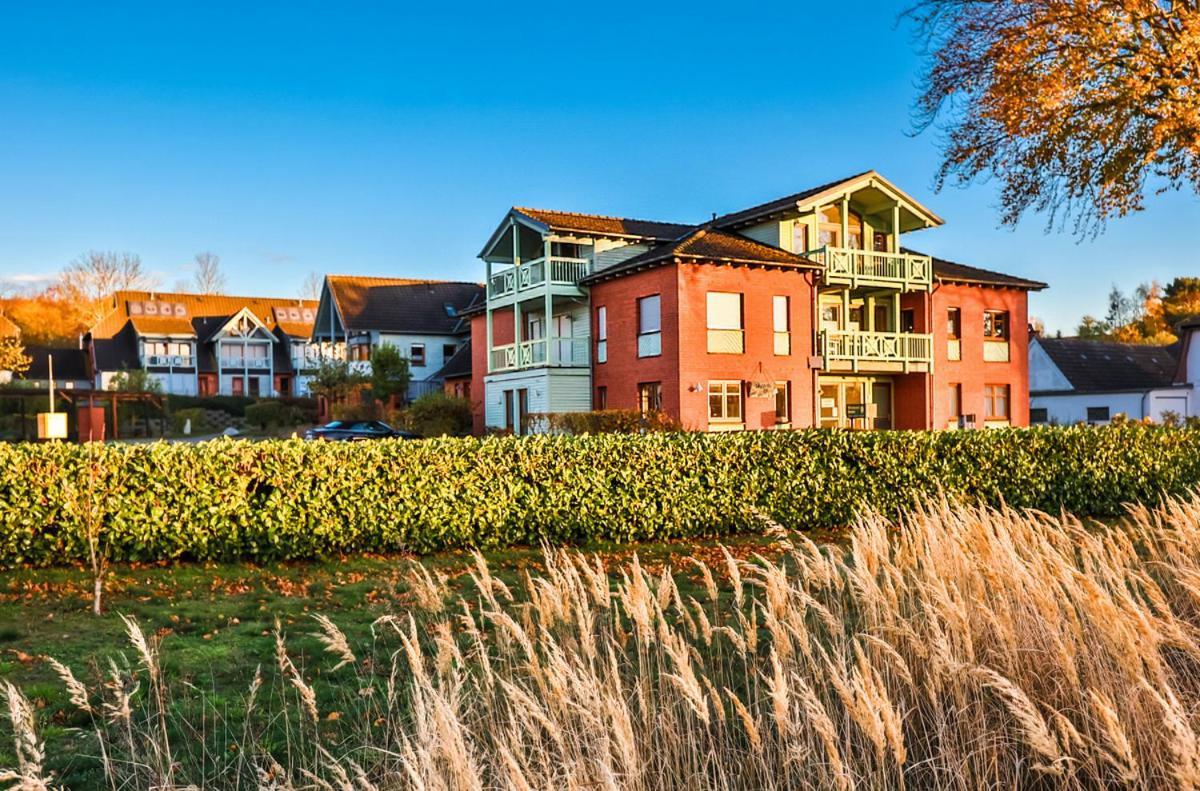 Apartment with Lake View - Photo 14
