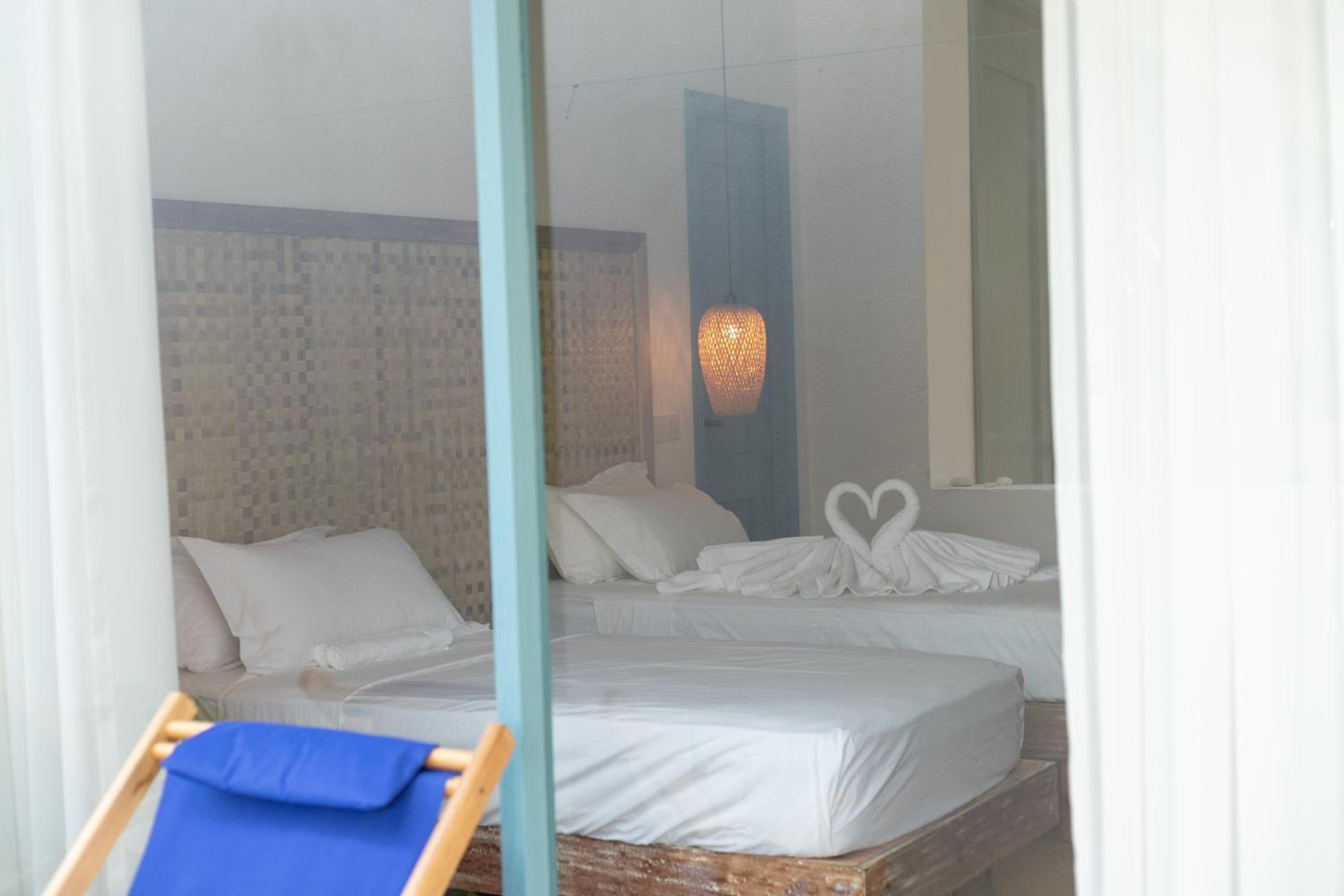 Double Room with Patio - Photo 5
