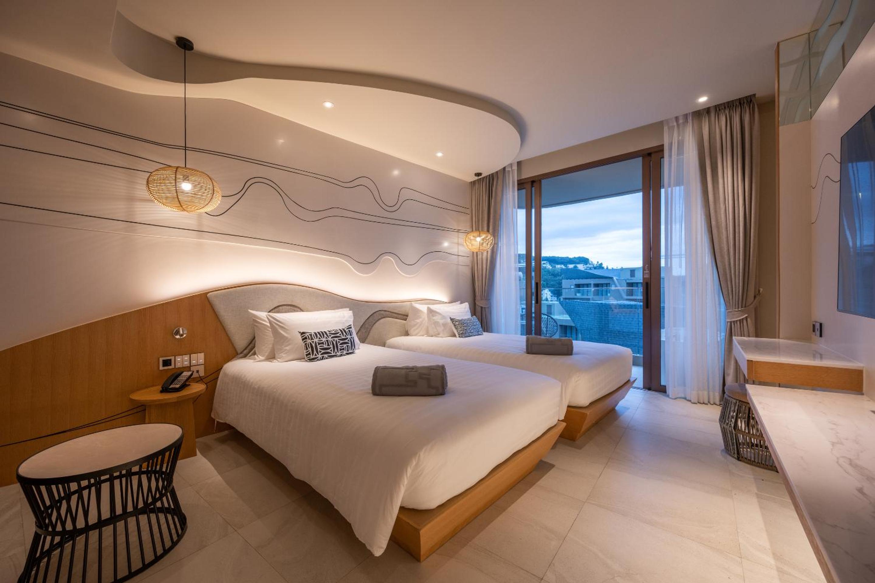 Junior Suite Pool Access Upper Floor  Twin - Photo 2