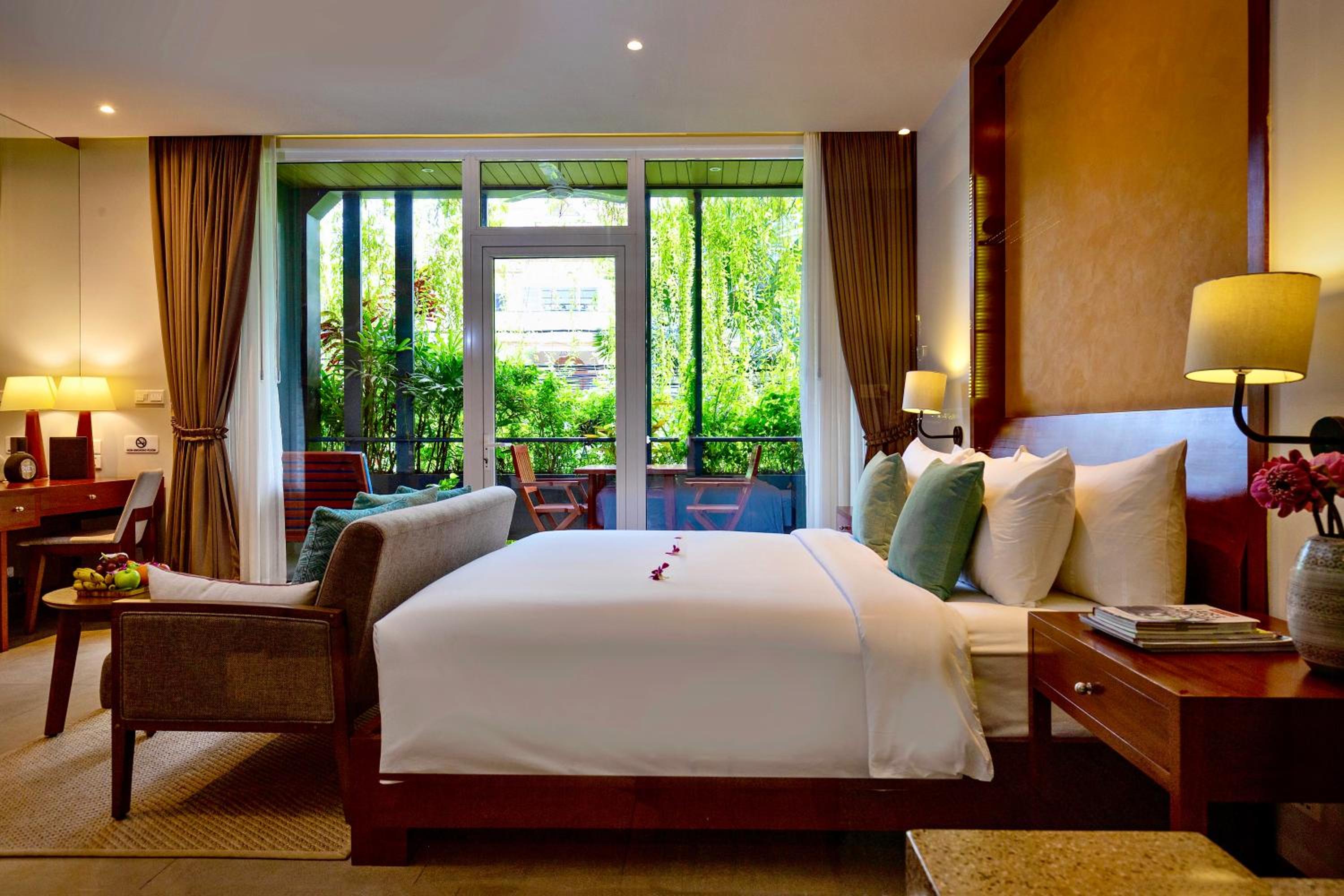 Junior Suite with Balcony - Photo 1