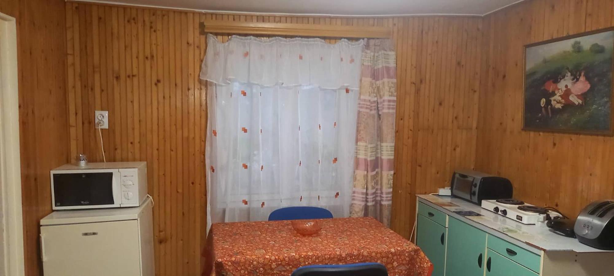 One-Bedroom Apartment - Photo 3