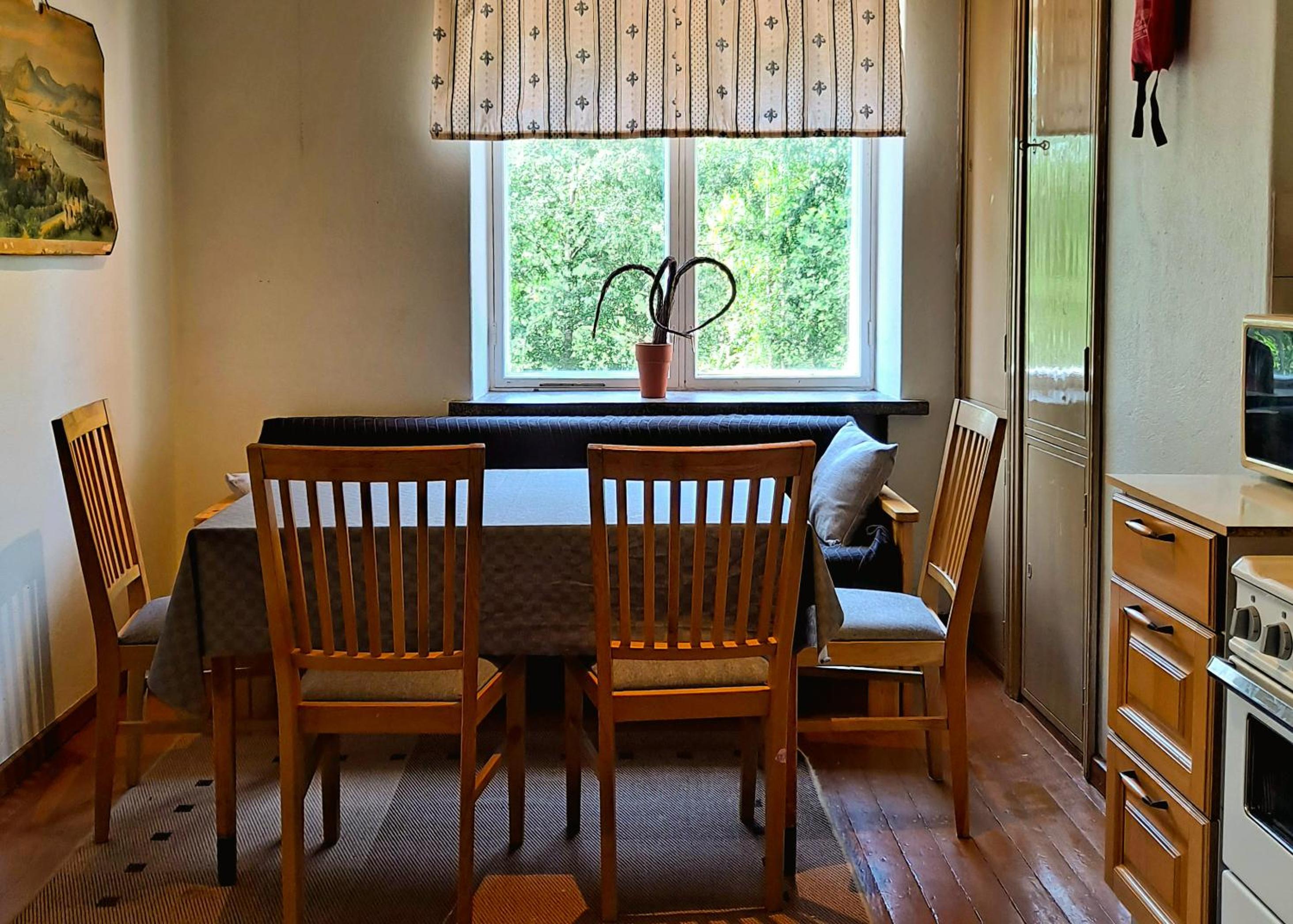 Two-Bedroom Apartment with Shared Shower photo 2