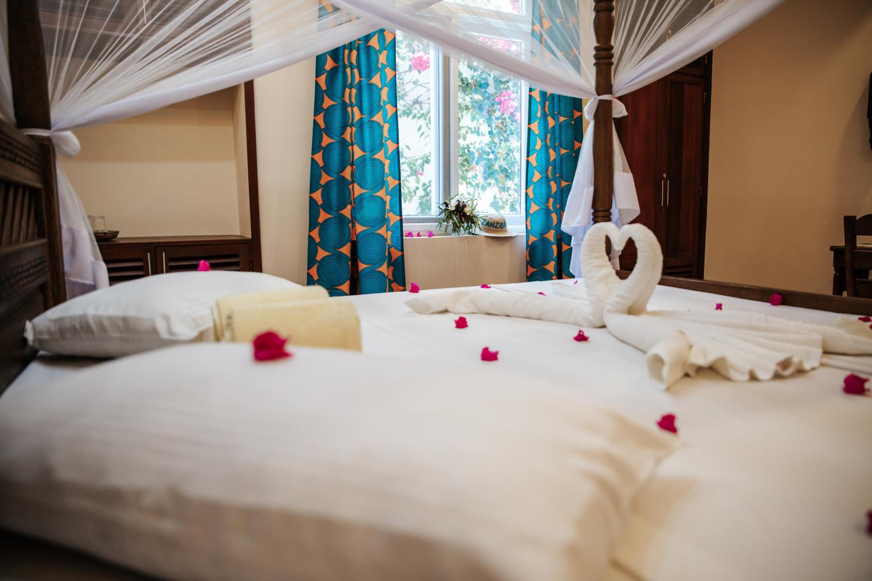 Double Room with Garden View - Photo 16
