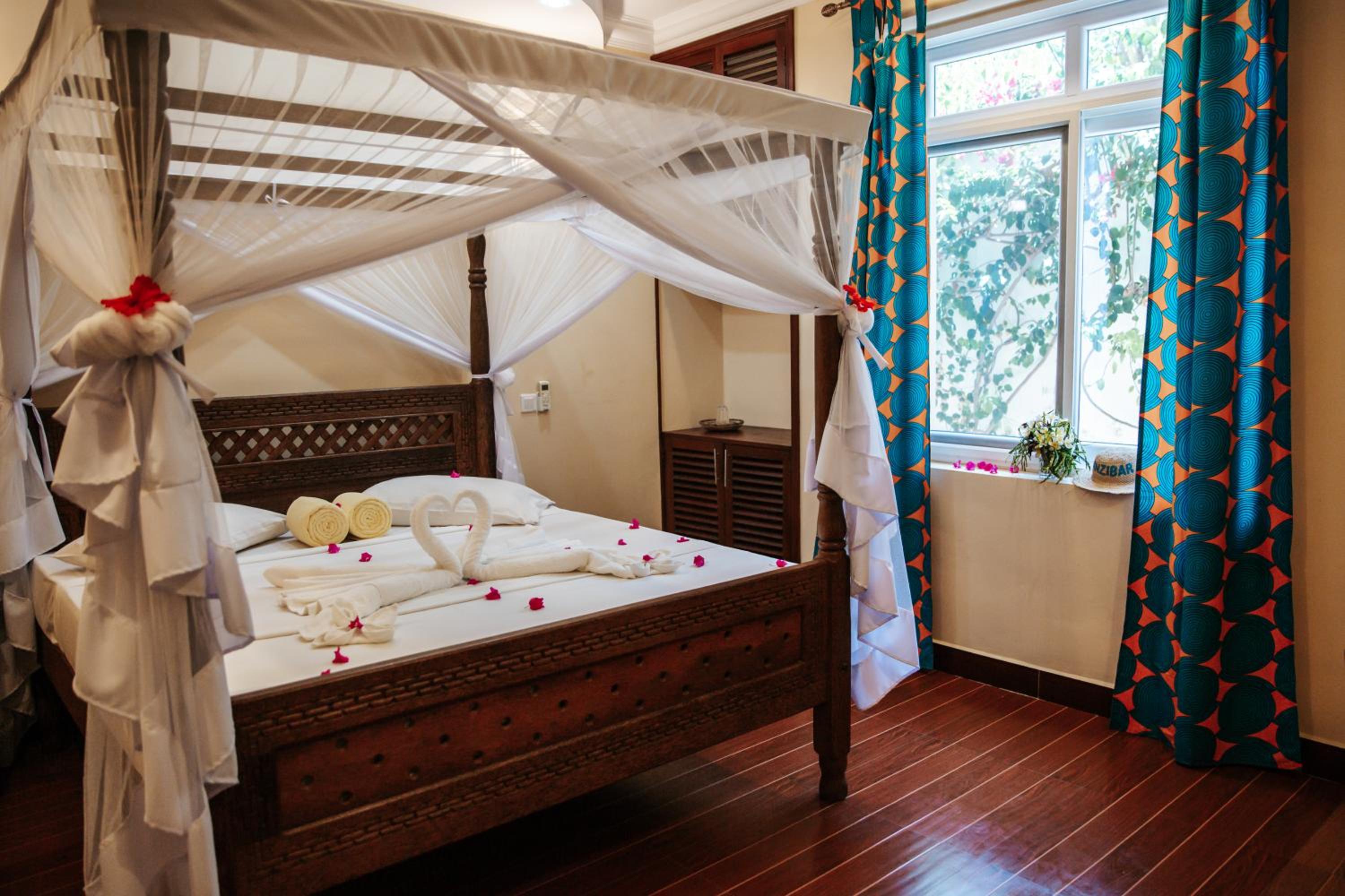 Double Room with Garden View - Photo 14