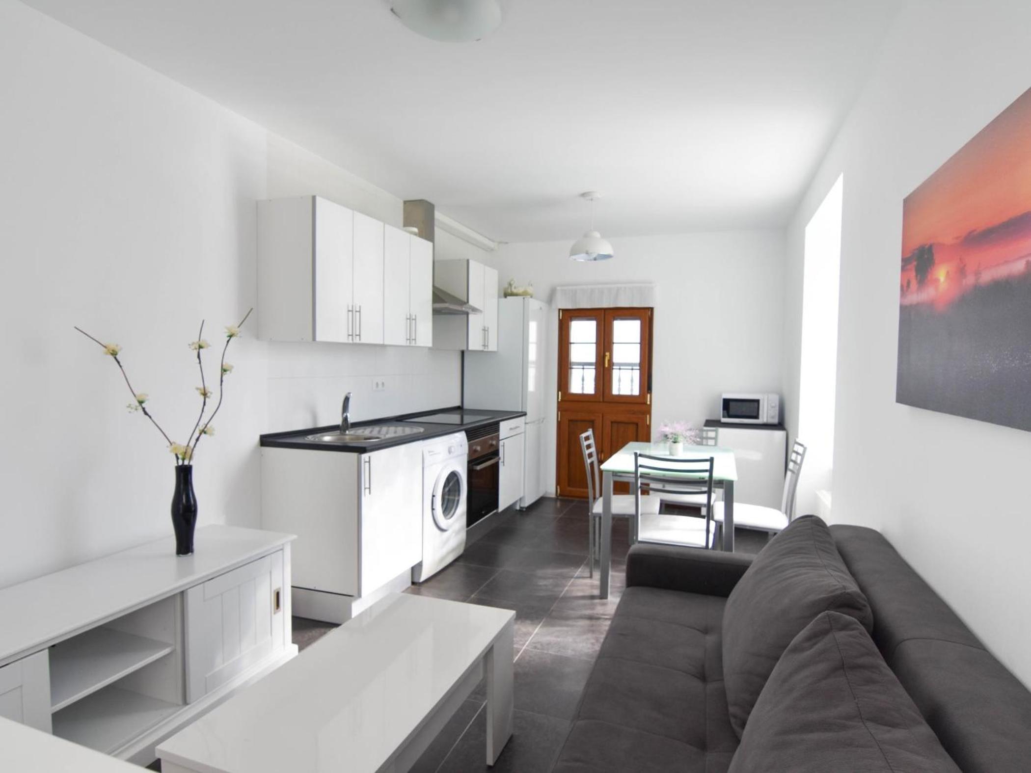 Apartment photo 2