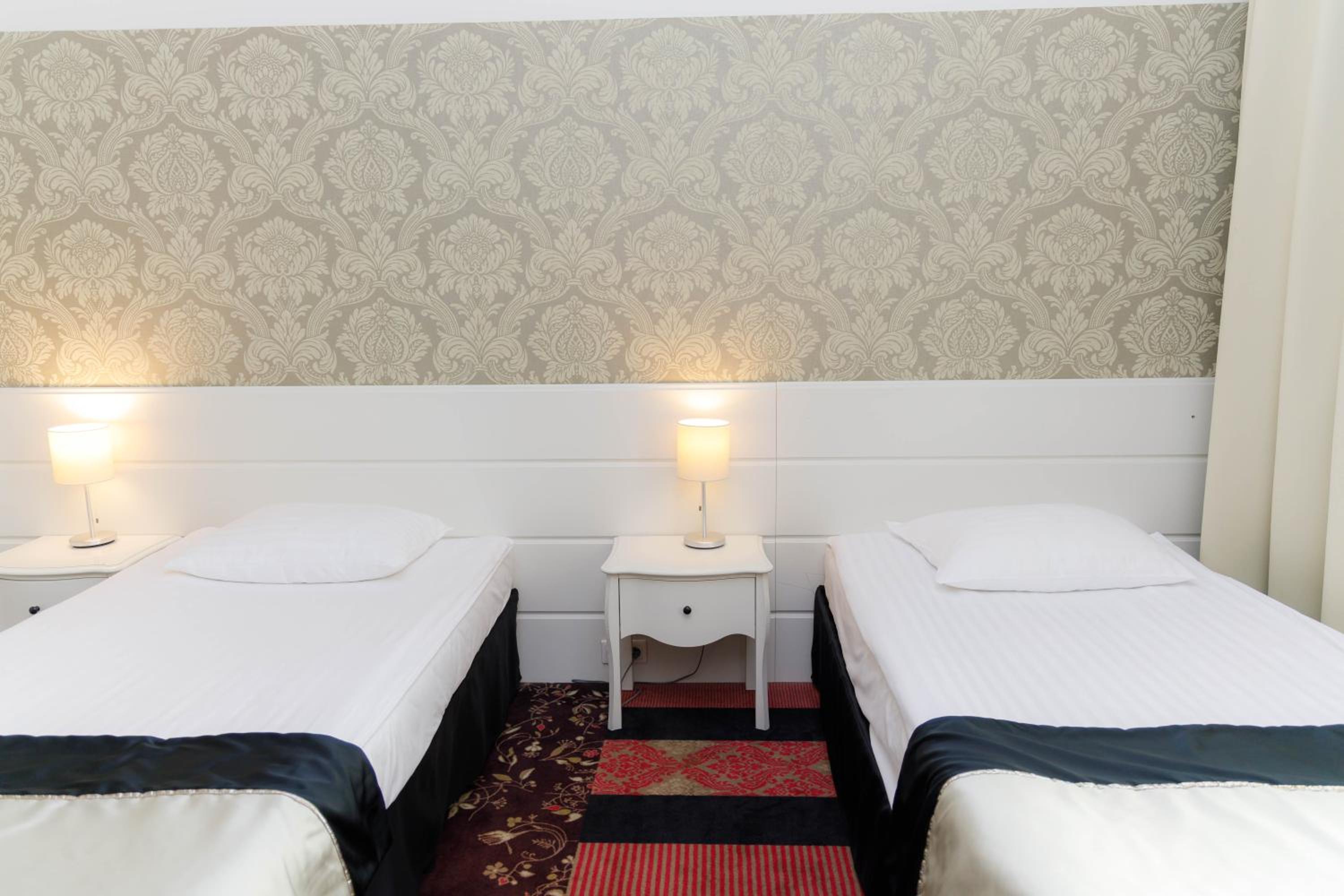 Deluxe Twin Room photo 3