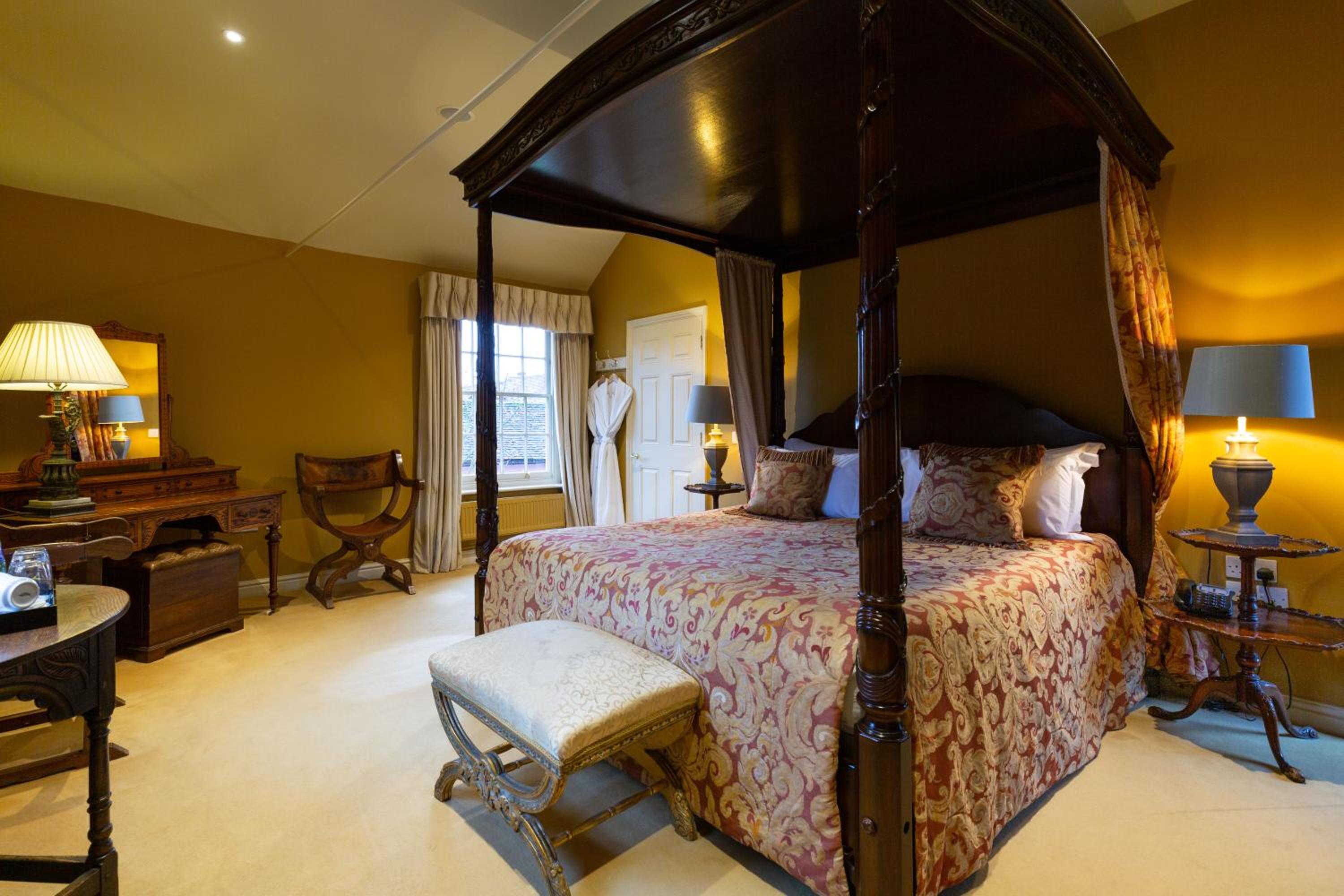 Superior King Room