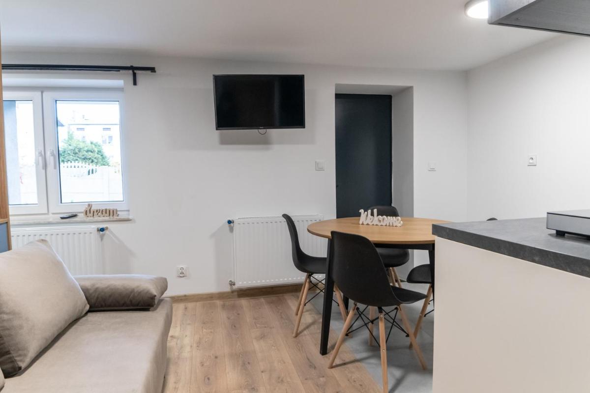 One-Bedroom Apartment - Photo 3