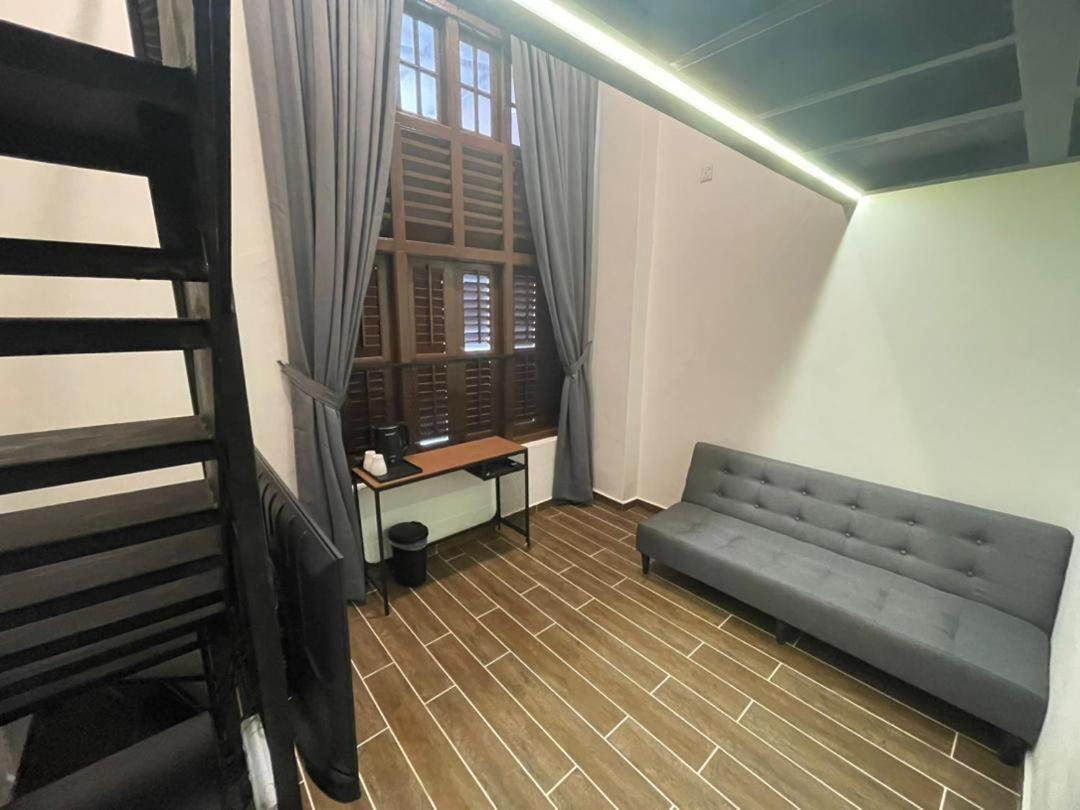Deluxe Double Room - Photo 13