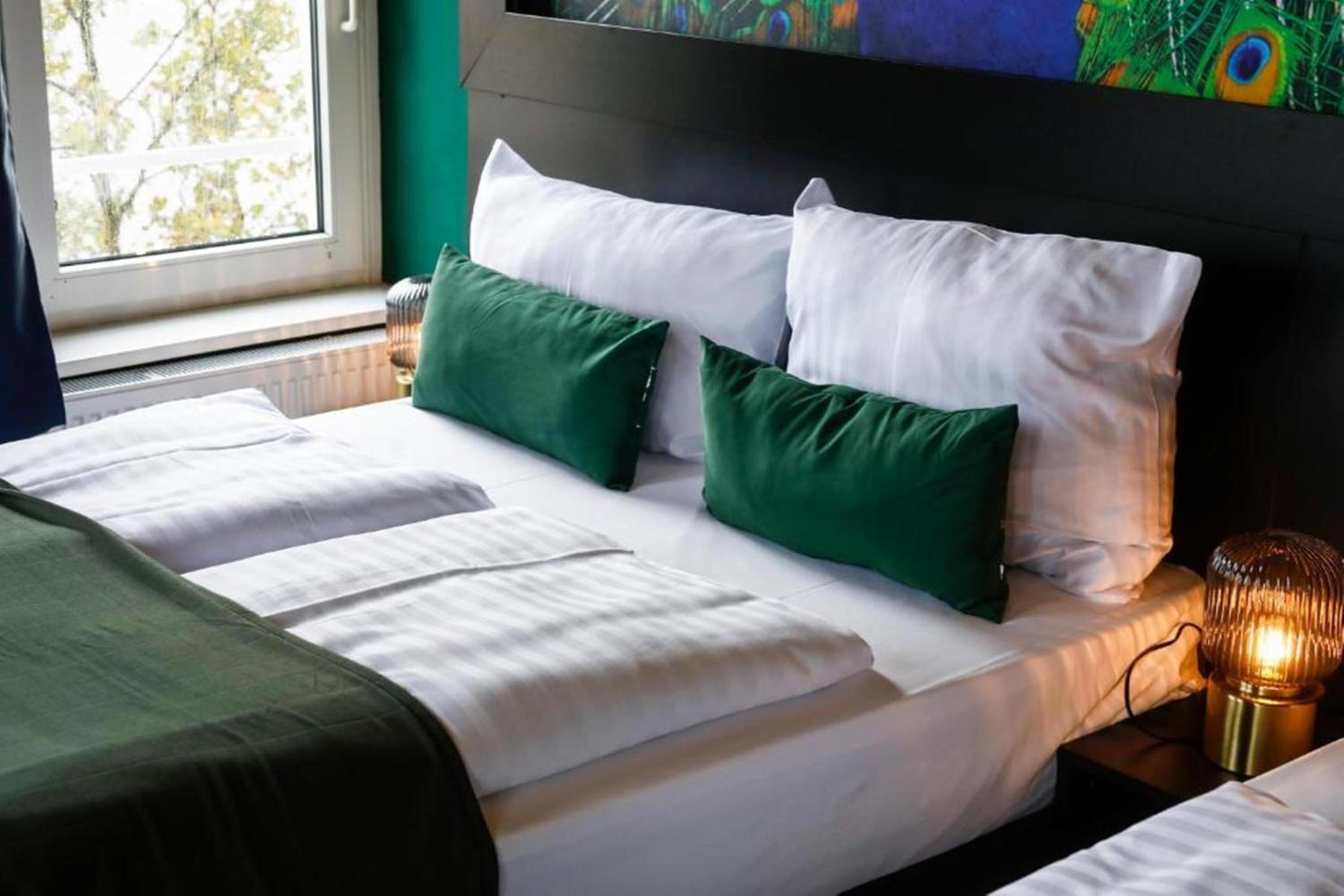 Casino Quadruple Room - Photo 10