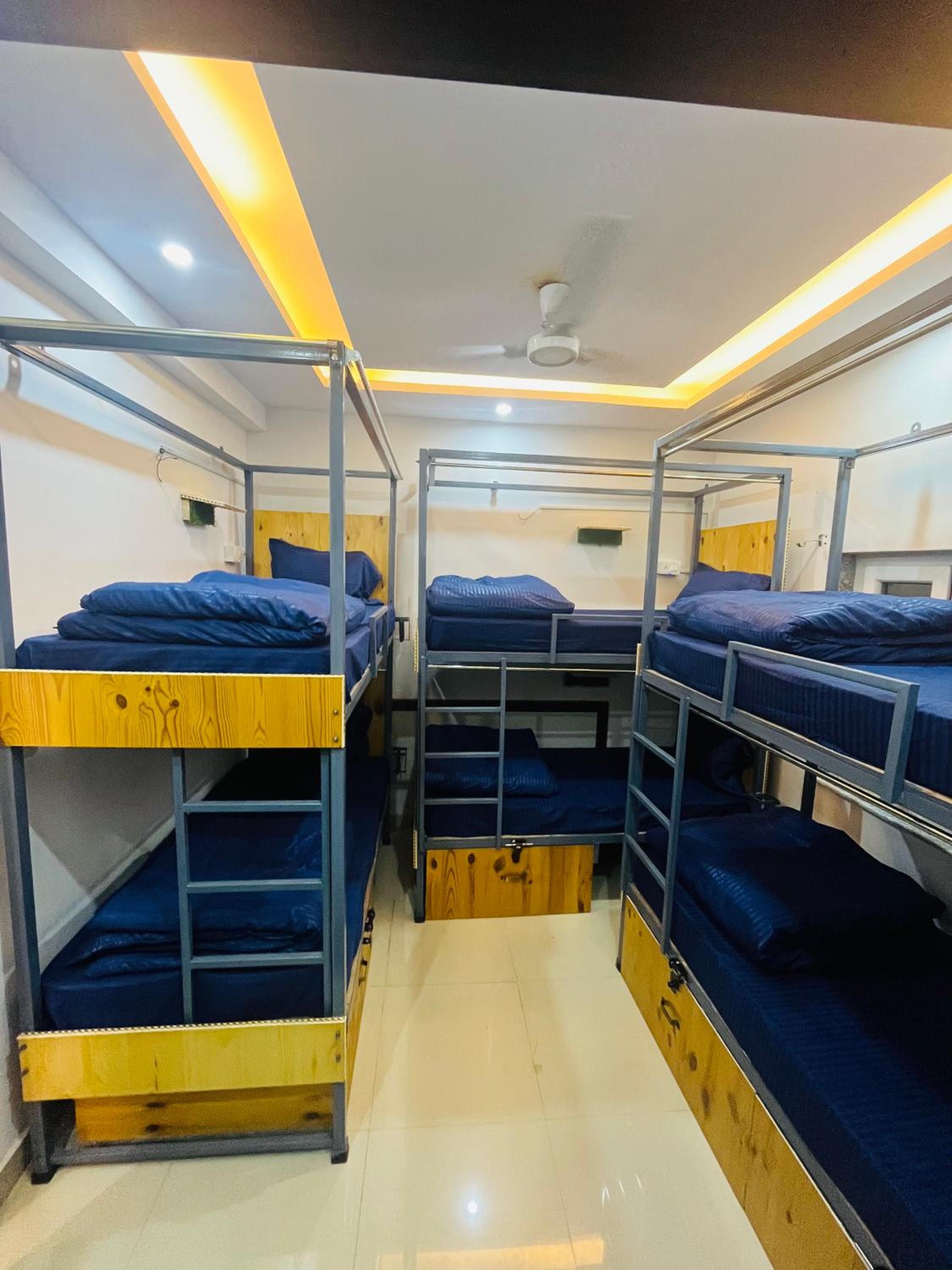 Bed in 6-Bed Mixed Dormitory Room photo 1