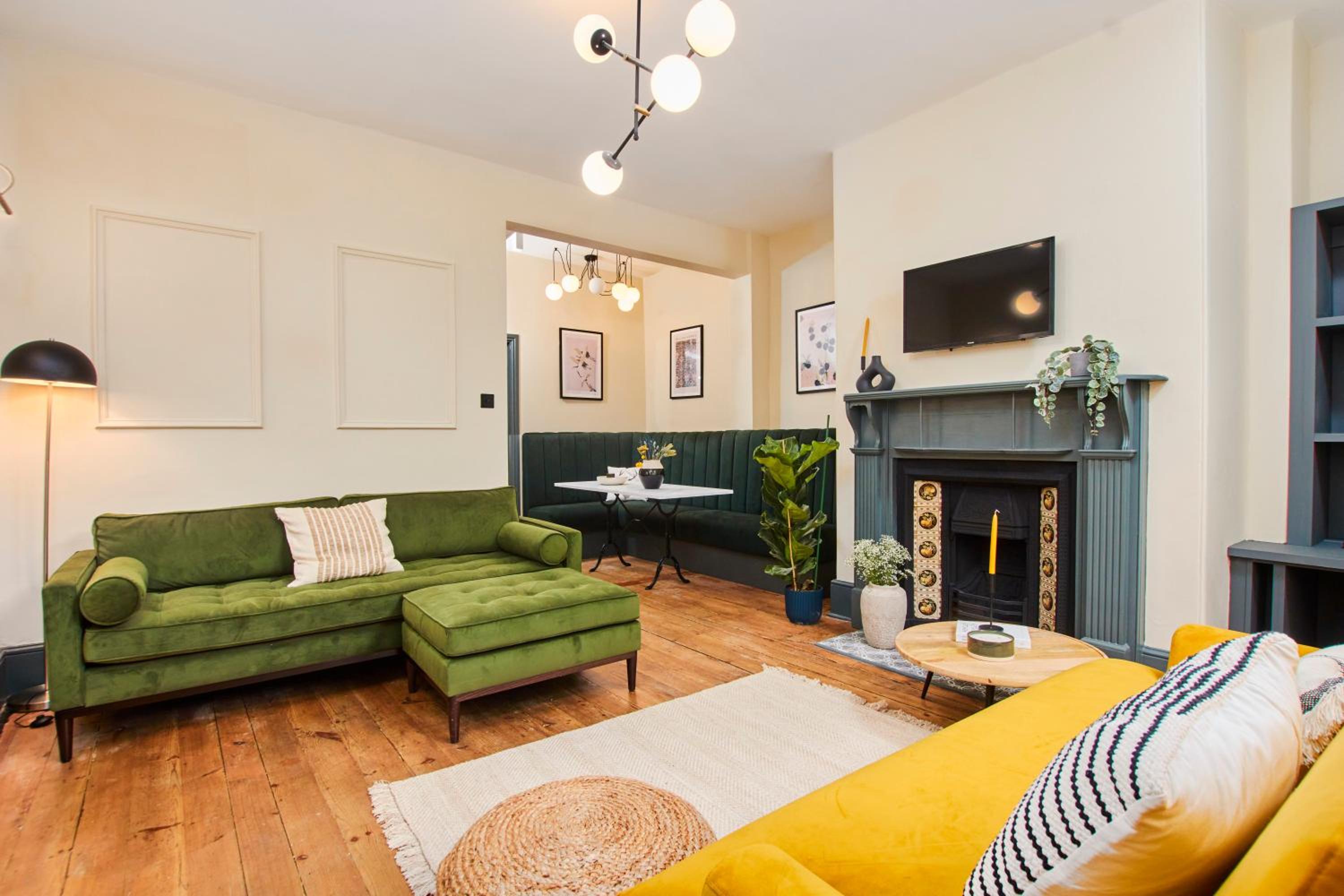 Four-Bedroom House photo 1