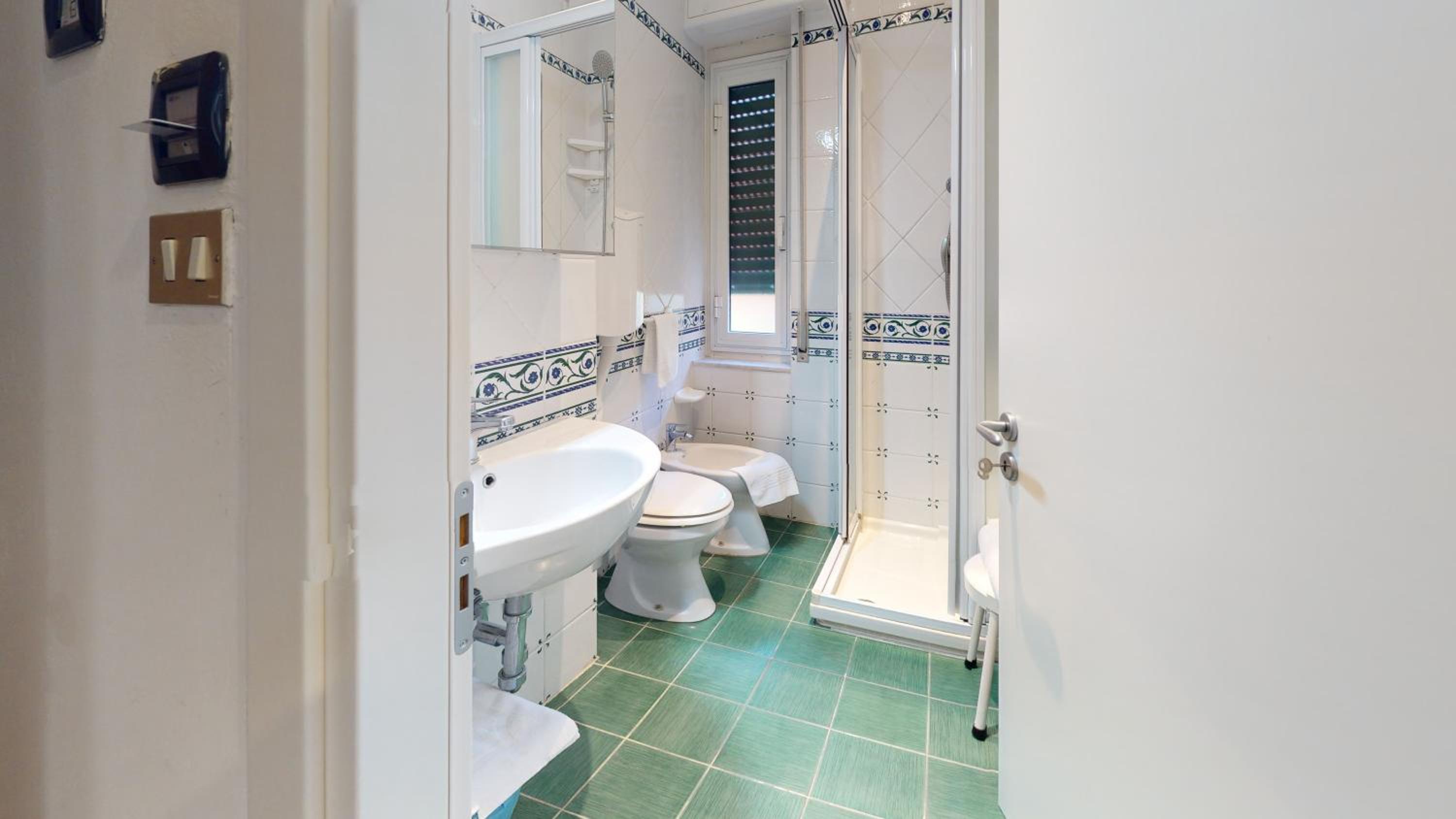 Double Room - Photo 10