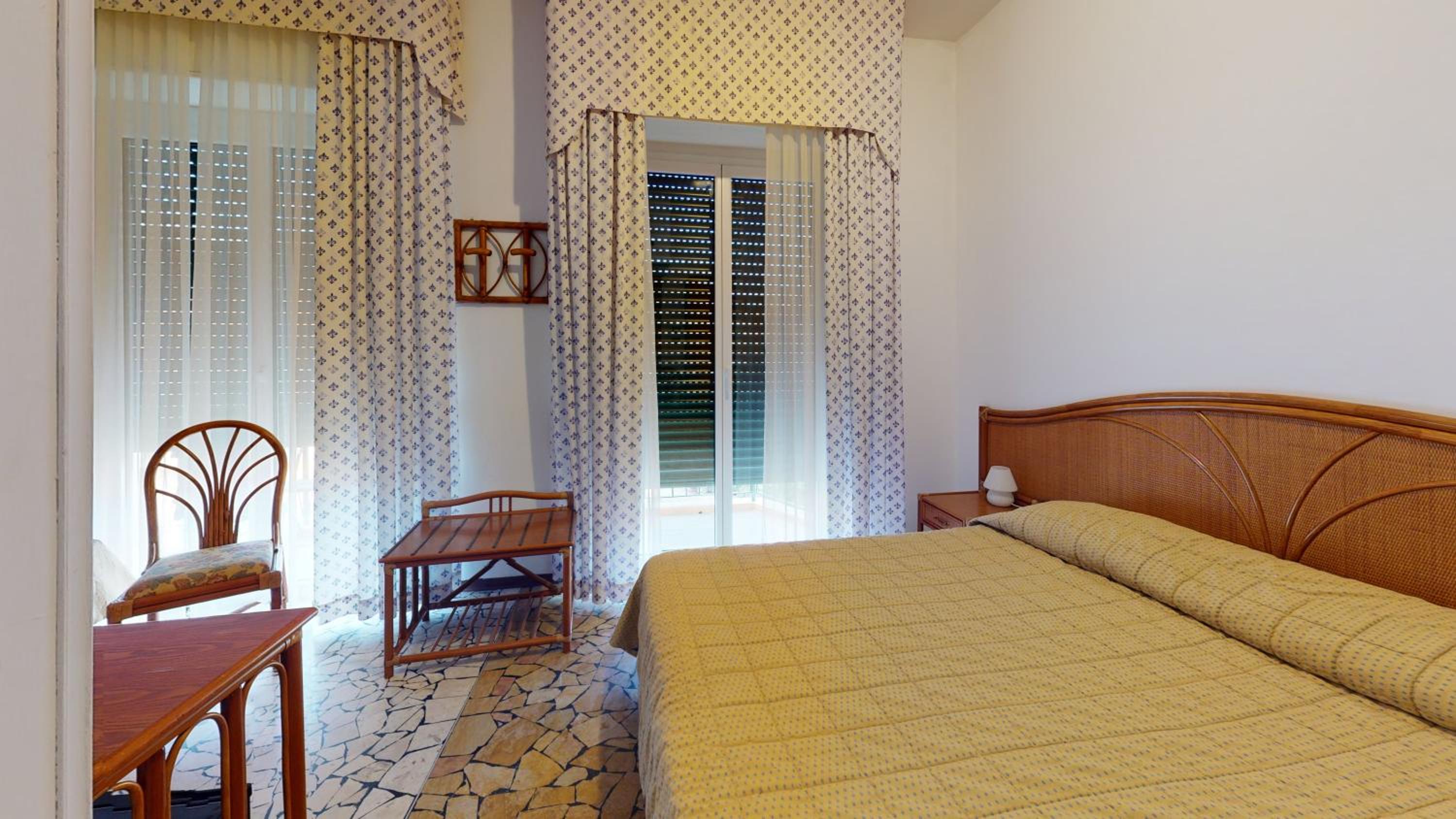 Double Room - Photo 2