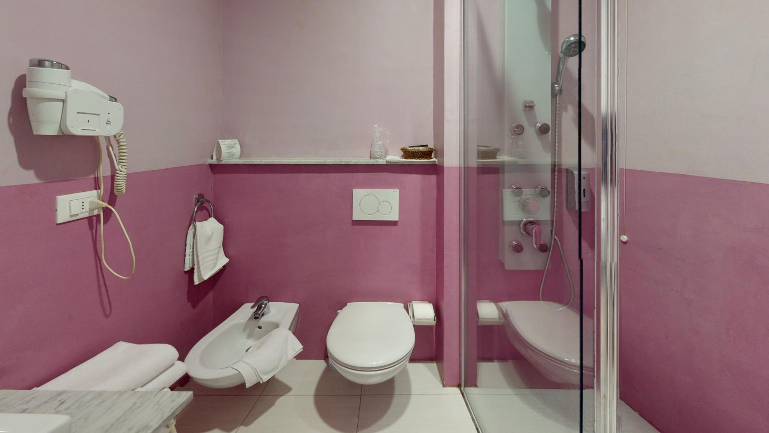 Double Room - Photo 4