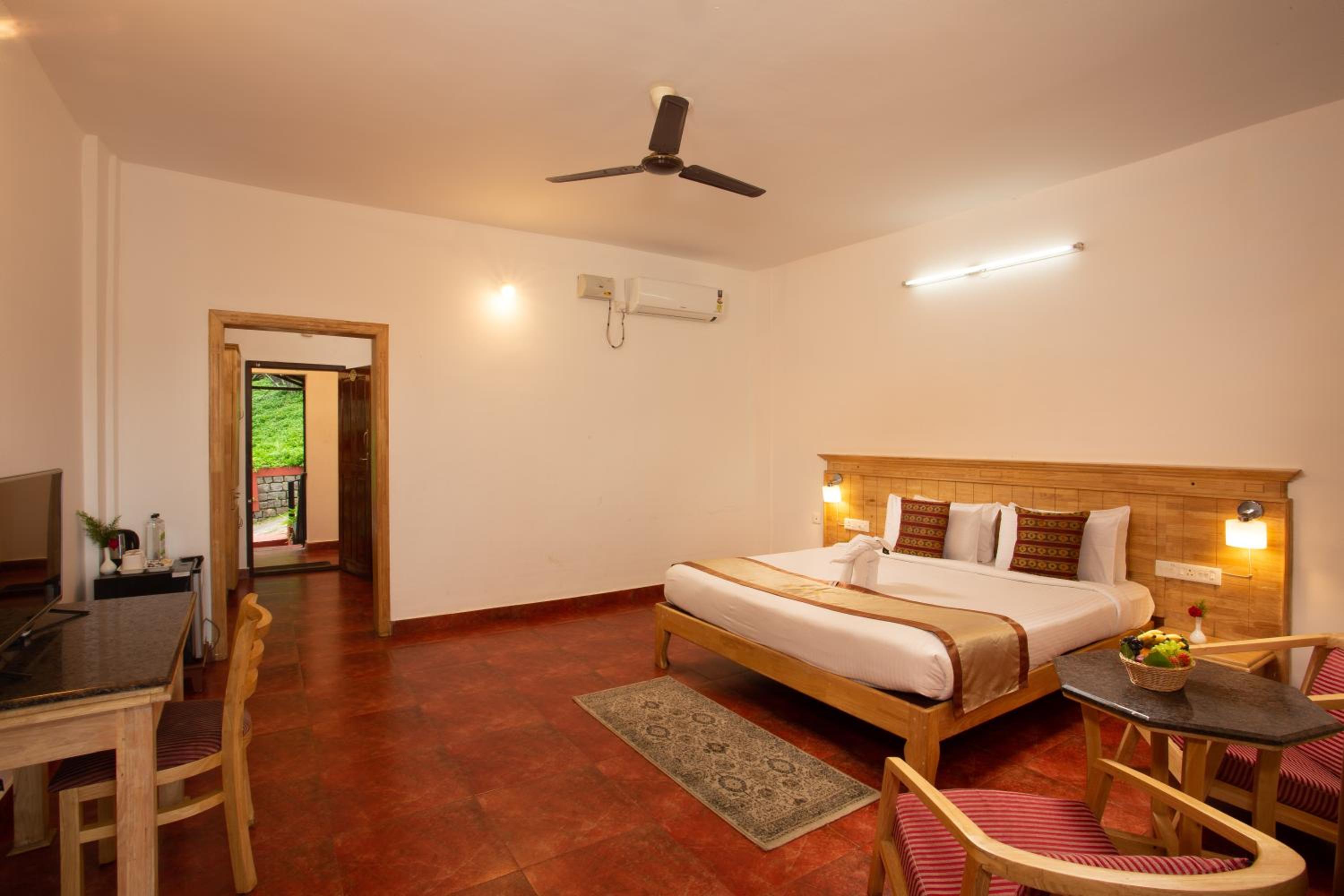Mountain View Cottage - Photo 1