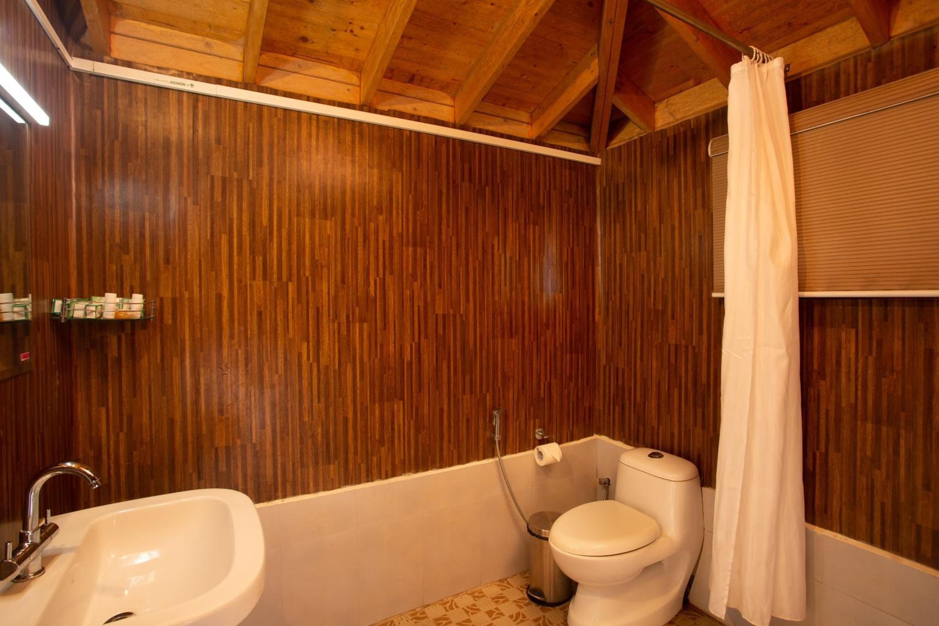 Deluxe Room - Photo 3