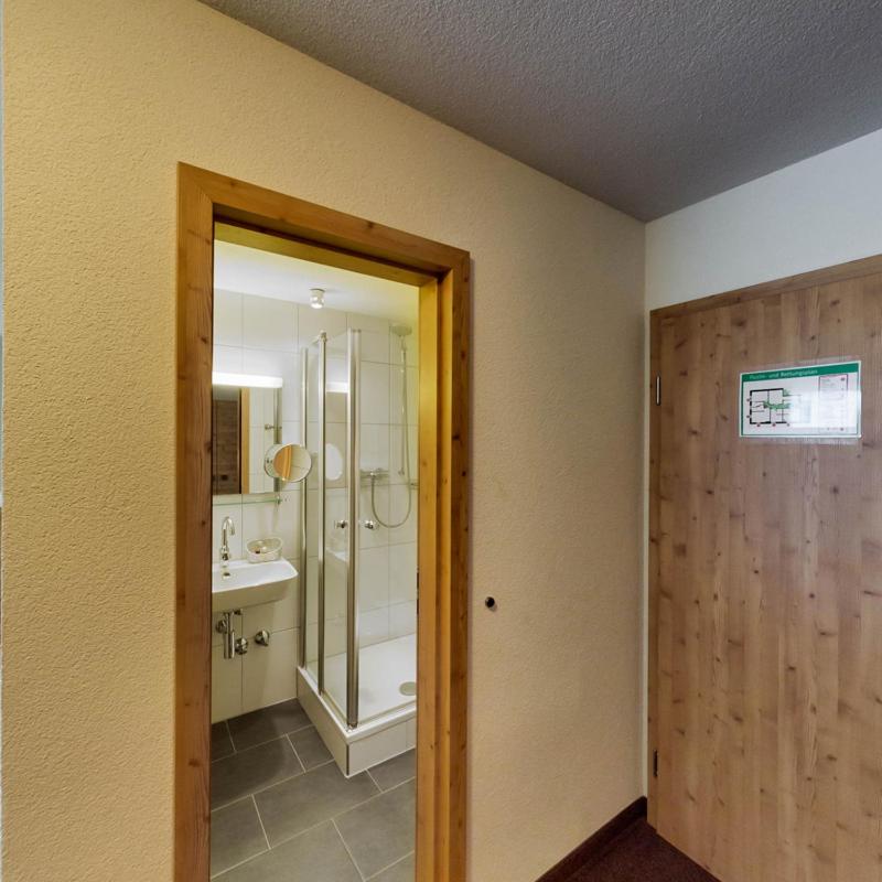 Standard Double Room - Photo 6