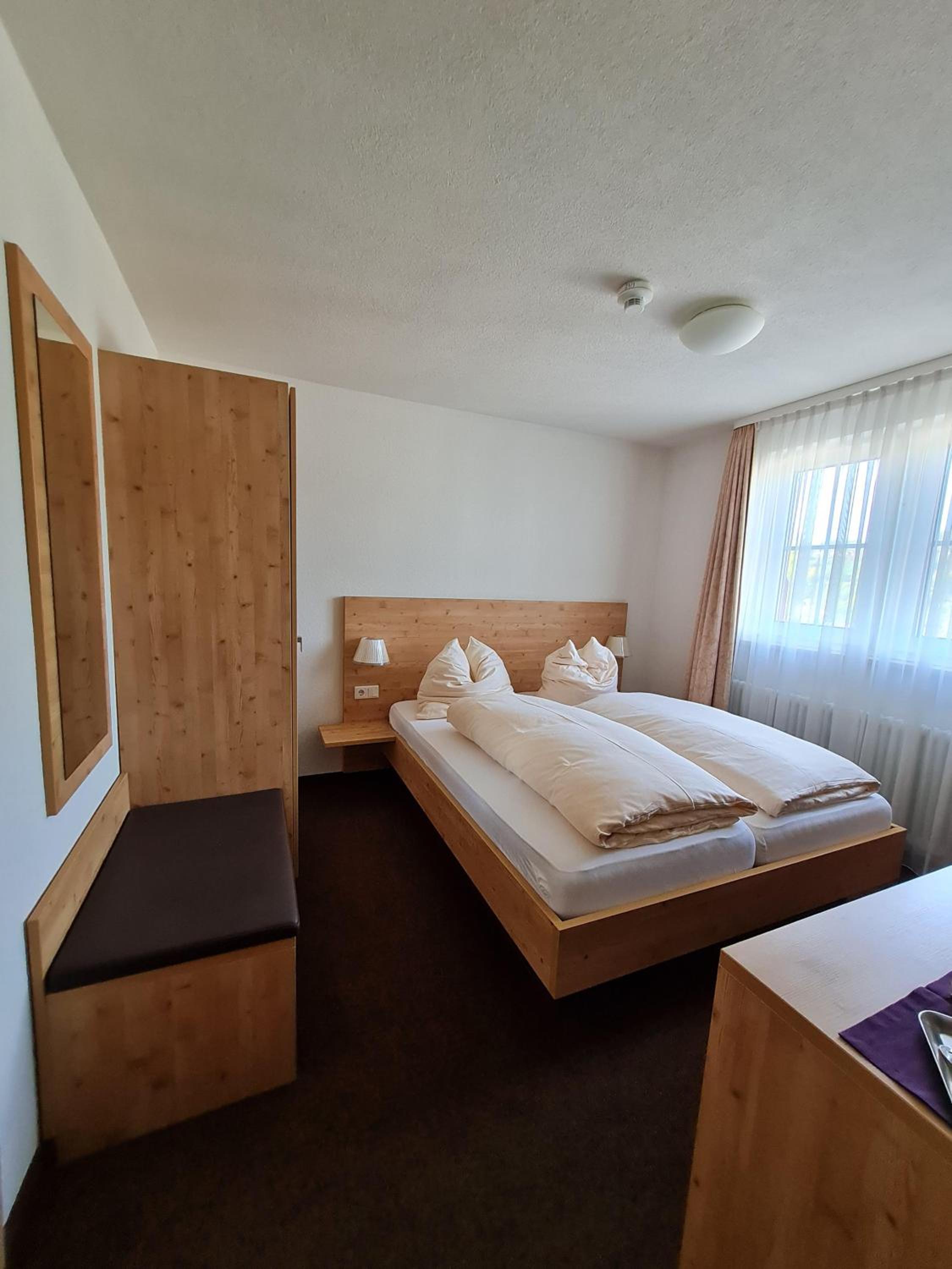 Standard Double Room - Photo 7