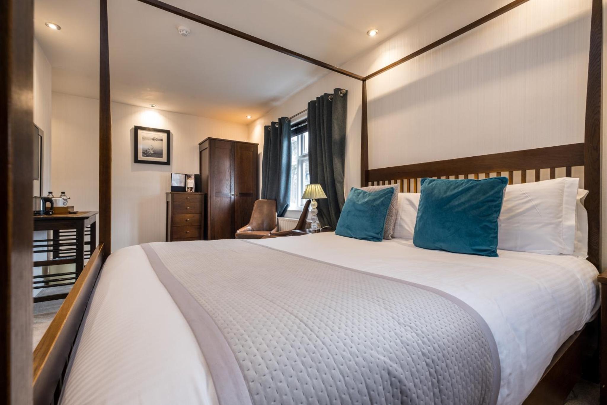 Luxury Room with Spa Bath - Photo 4