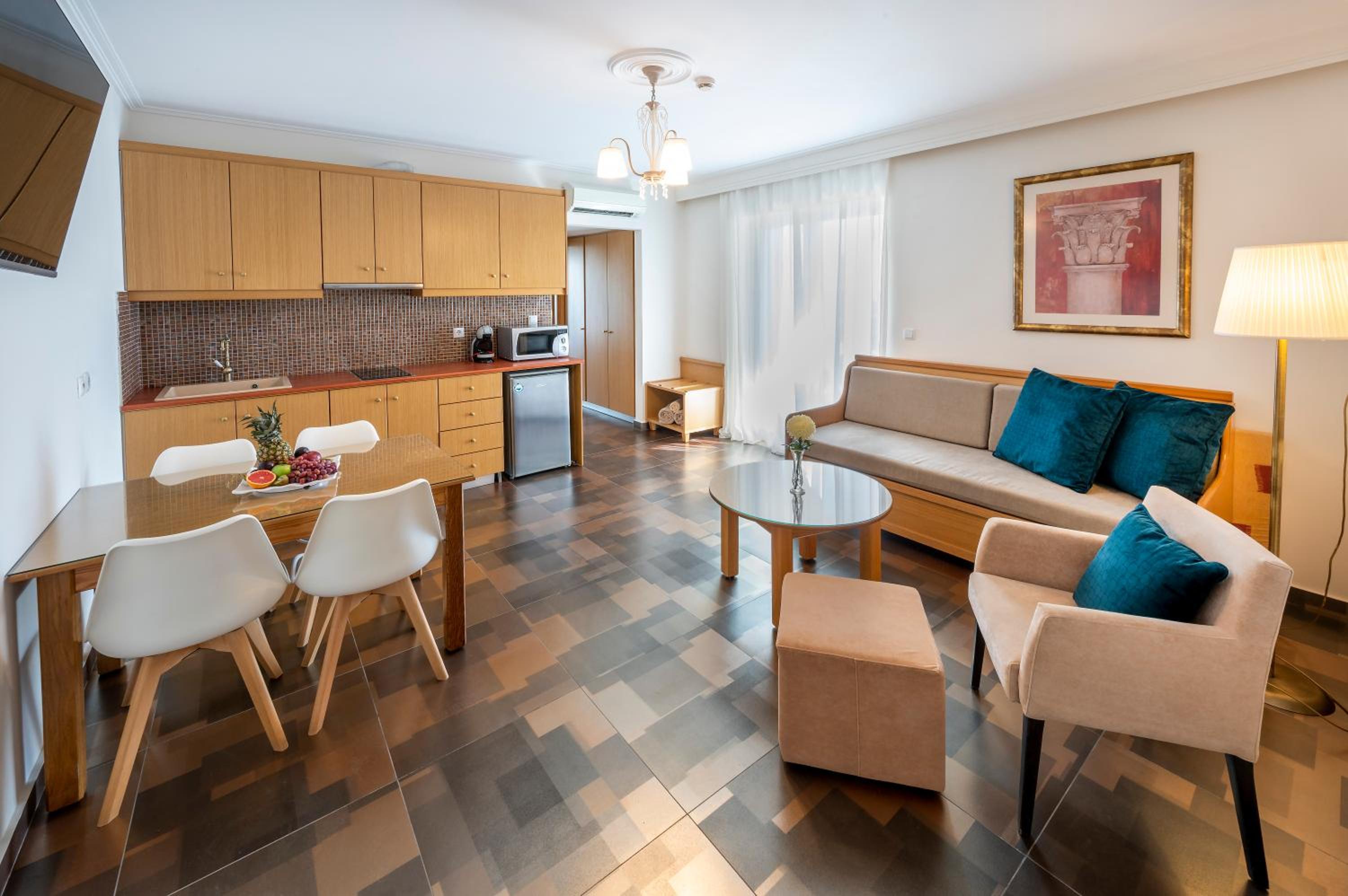 Superior Suite - Photo 2