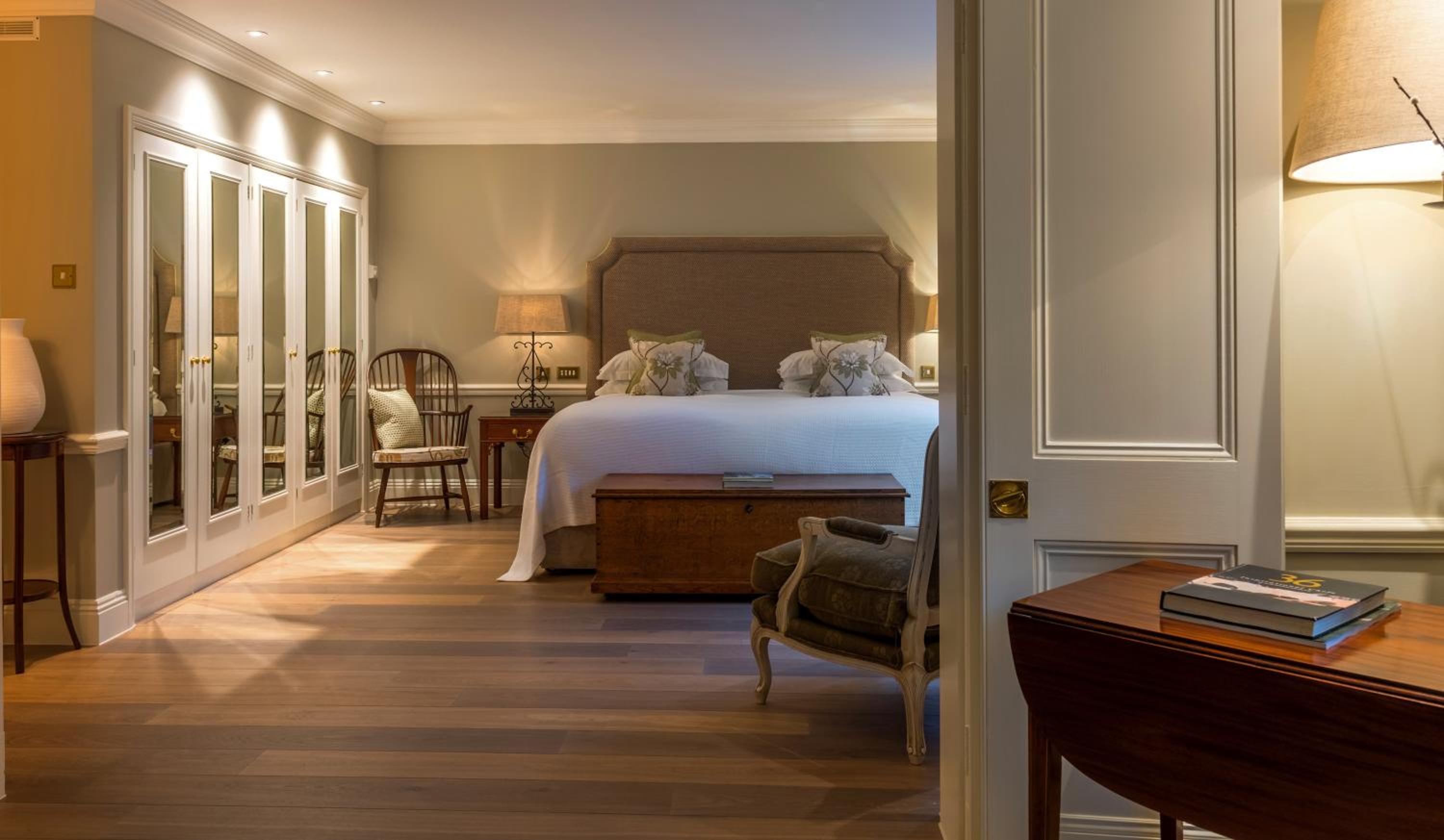 Suite with Hot Tub