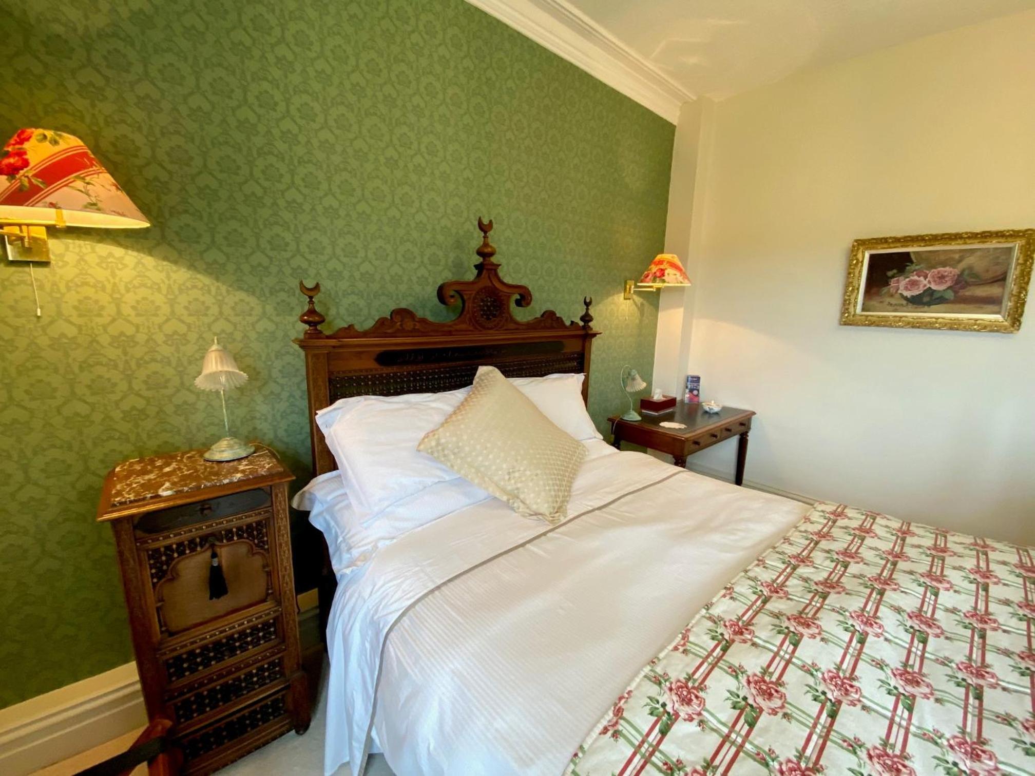 Deluxe King Room photo 1