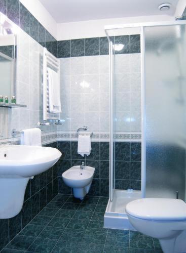 Twin/Double Room - Photo 15