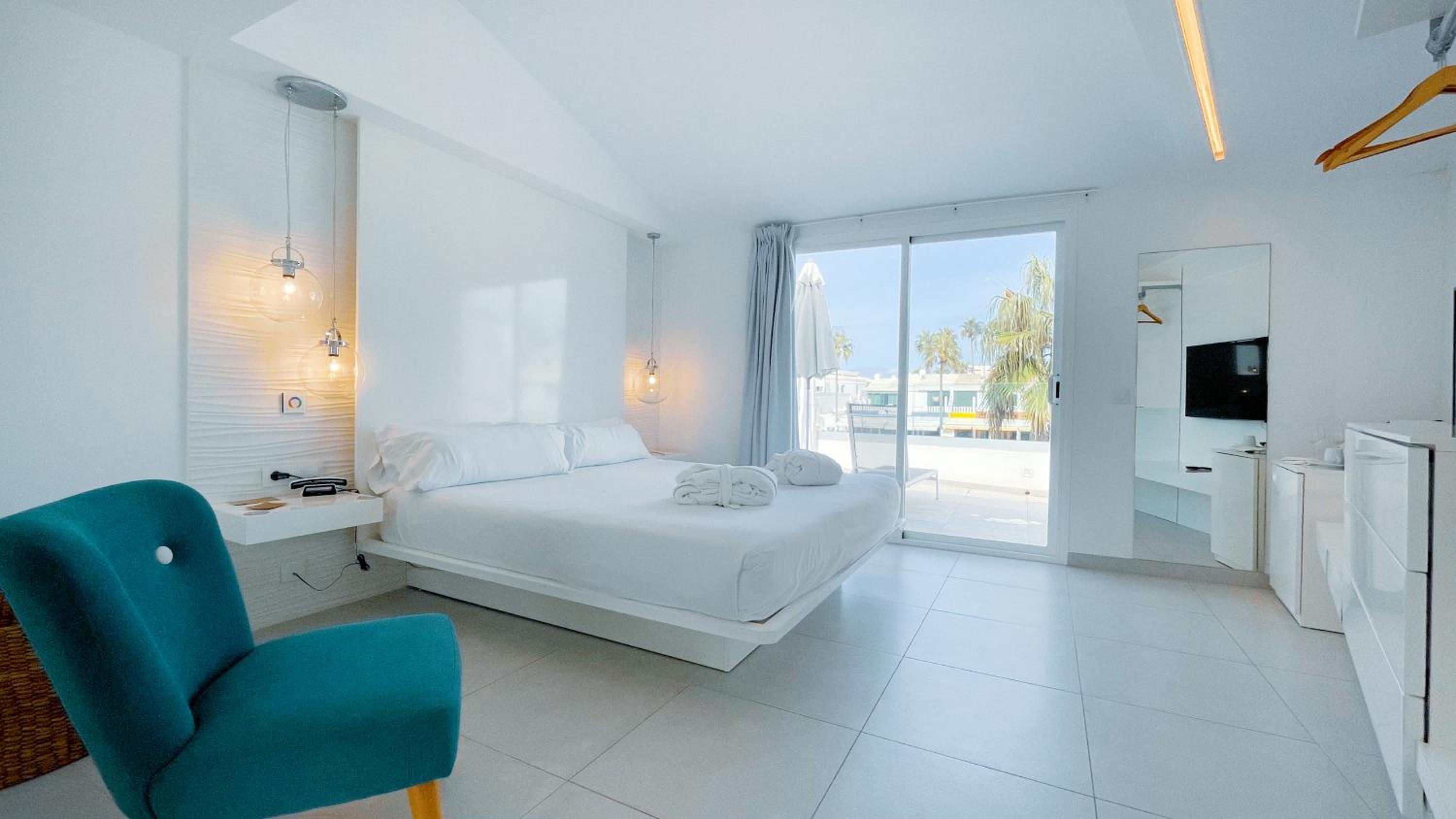 Suite Loft con Vista al Puerto at Lago Resort Menorca – Casas del Lago Adults Only