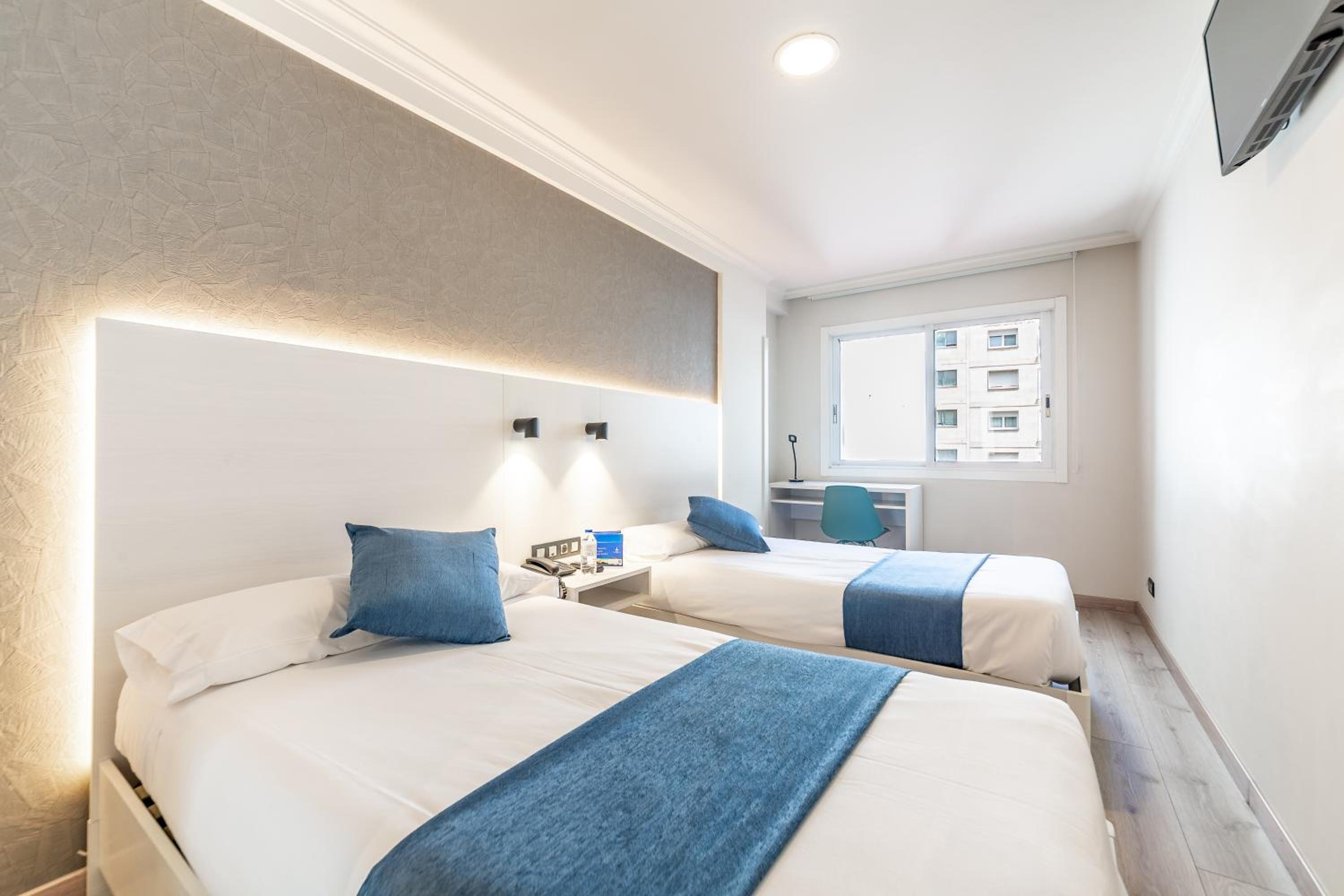 Superior Double or Twin Room - Photo 4