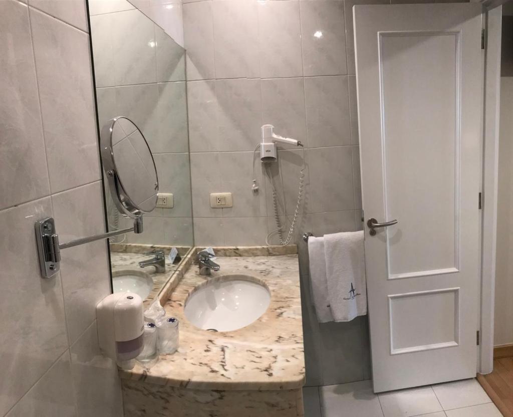 Standard Triple Room - Photo 5