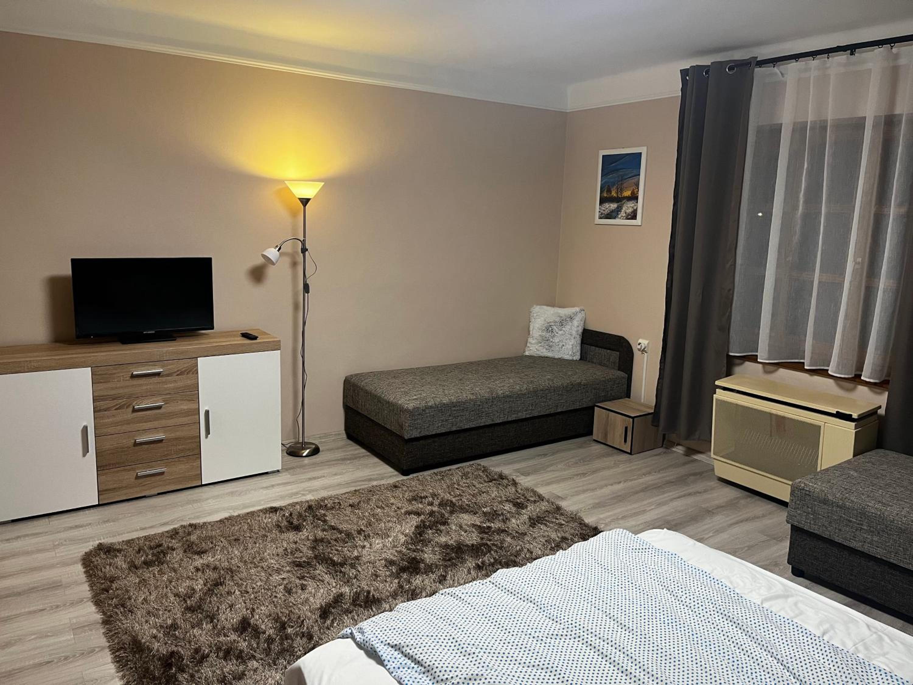 Quadruple Room with Private Bathroom photo 3